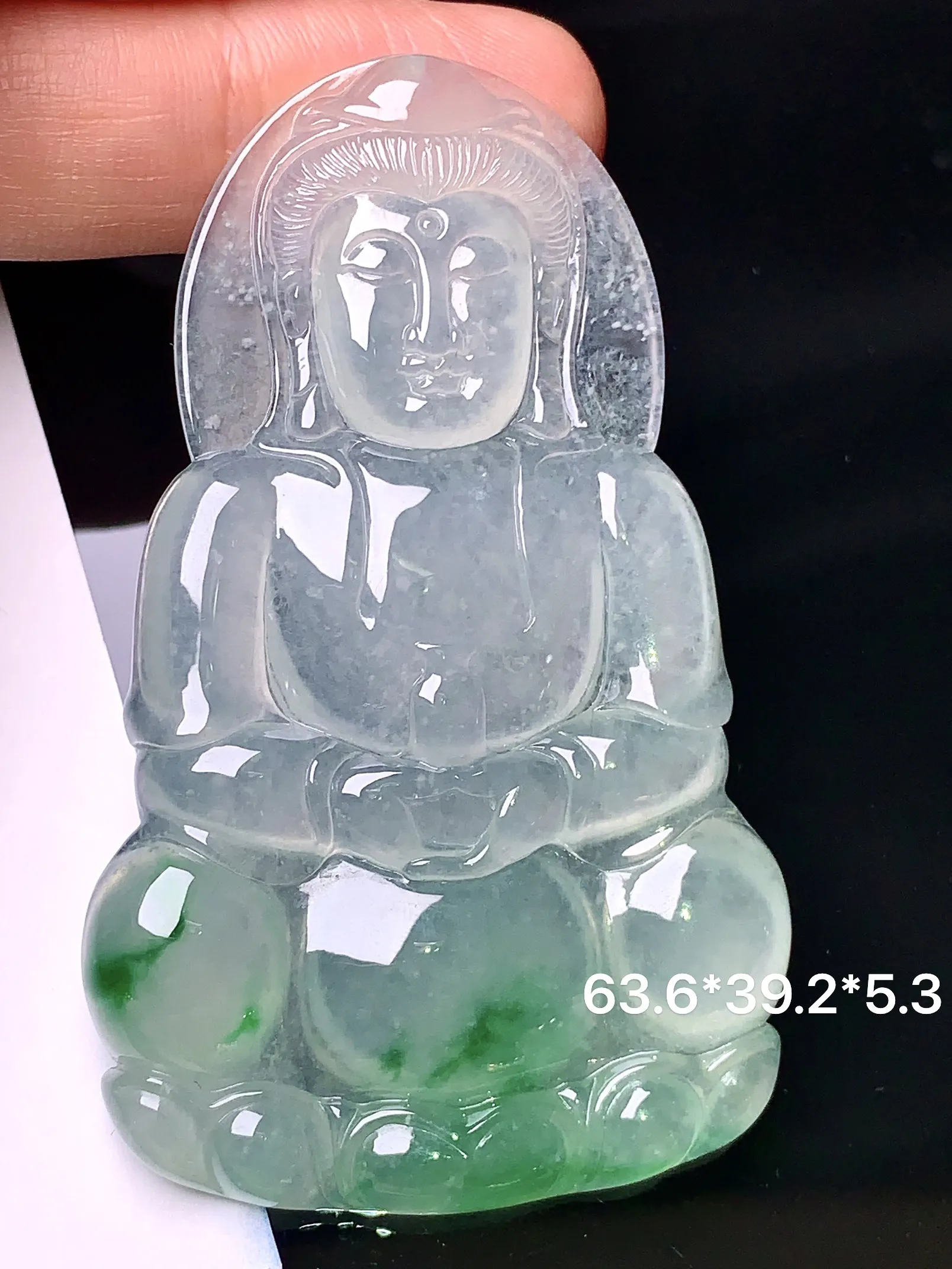 冰种飘绿观音吊坠 玉质细腻 色泽清新艳丽 整体尺寸63.6*39.2*5.3