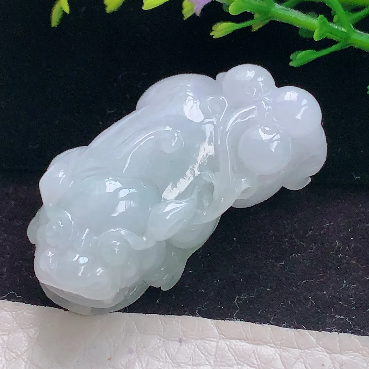 sx实拍41*21*13.2缅甸翡翠A货精雕淡雅招财貔貅 皮休玉吊坠 玉挂件