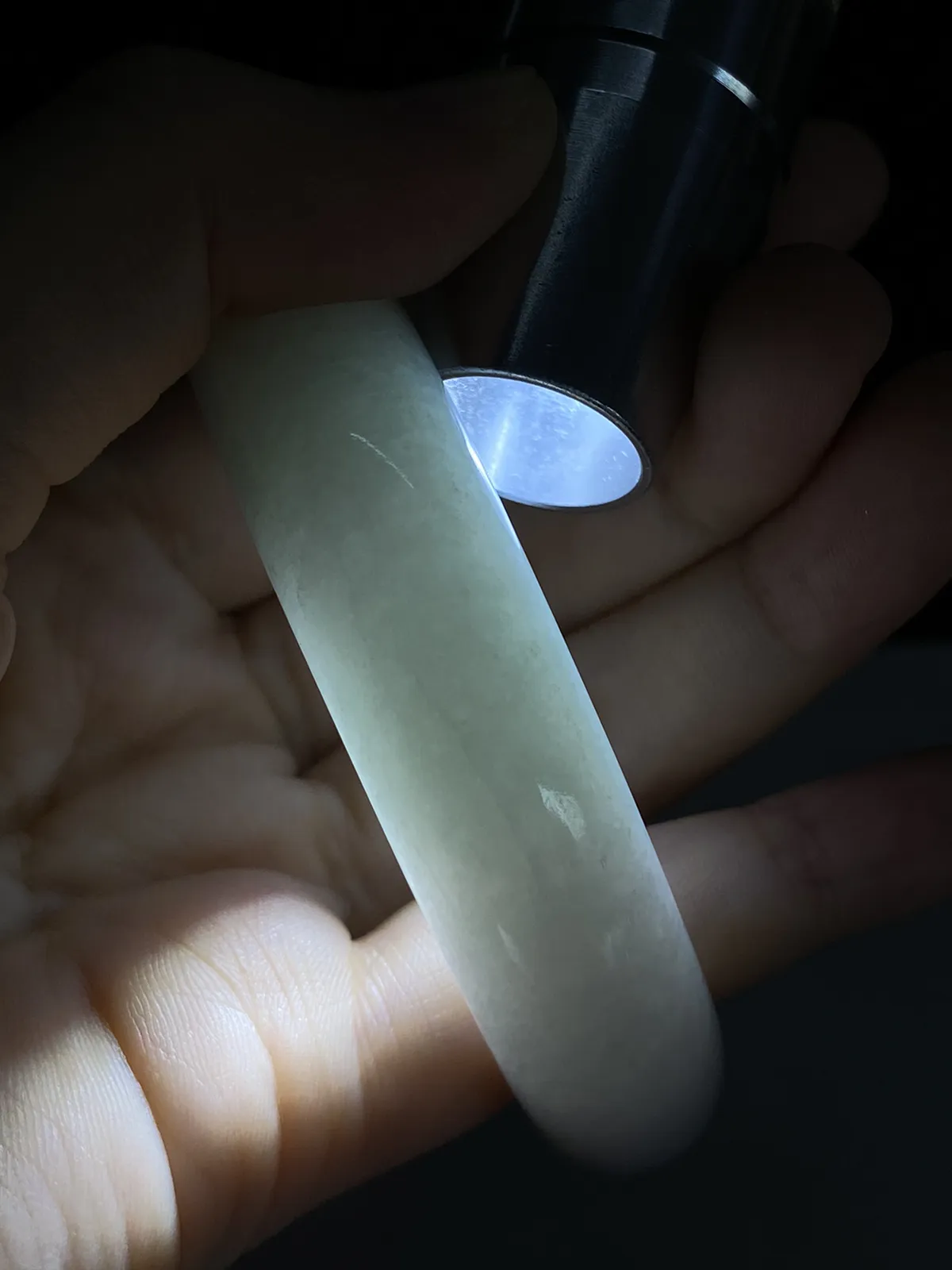 正圈56.8圈口，翡翠糯化种白色手镯
