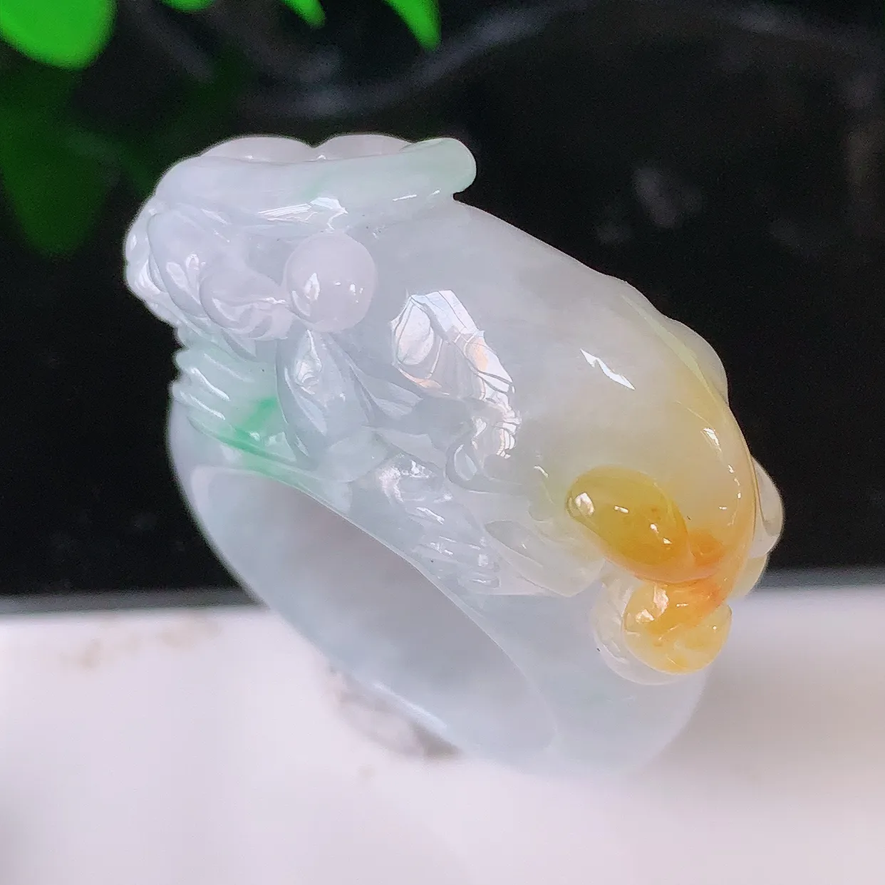 自然光实拍，冰黄加绿翡翠三彩貔貅扳指，21.5mm内径冰三彩翡翠扳指，冰润指环，玉扳指，财源滚滚，玉质细腻起胶，26圈口， 种水好！#1.6尺寸42*21.5*15.8*11