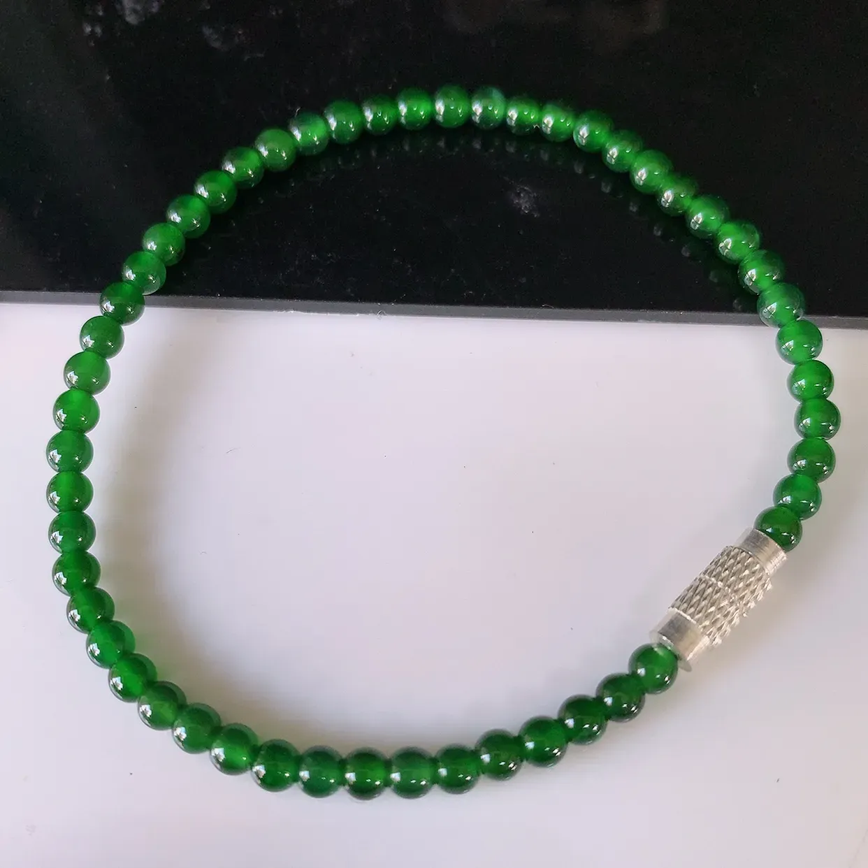 自然光实拍，冰种满绿翡翠手串手链，种老水足，冰清玉润   颜色漂亮  #81.6取一尺寸3