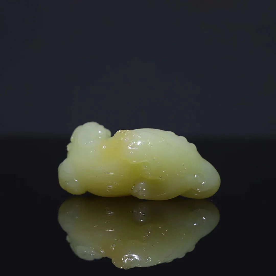 招财进宝 消灾纳福小貔貅
黄口貔貅，工有意，意吉祥
玉质油糯，盘玩超舒服～
平时多摸一摸，财气都聚过来
自带招财护主，平安顺遂
68-30-28mm94.3g