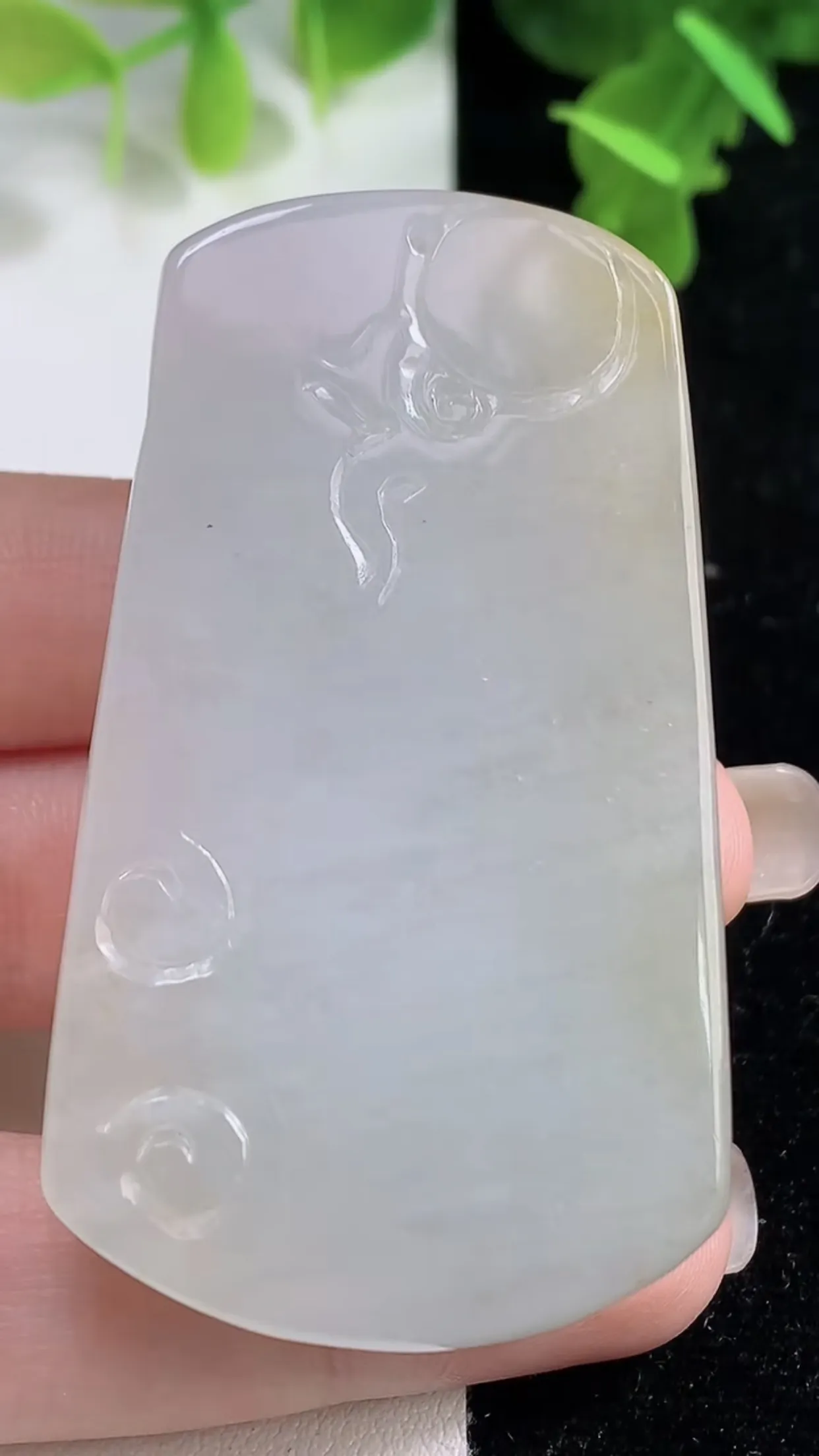 缅甸天然翡翠a货 老坑料起胶冰种 双彩飘黄翡霸气龙牌吊坠，尺寸59.3-33.2-13.6mm  y  48.53