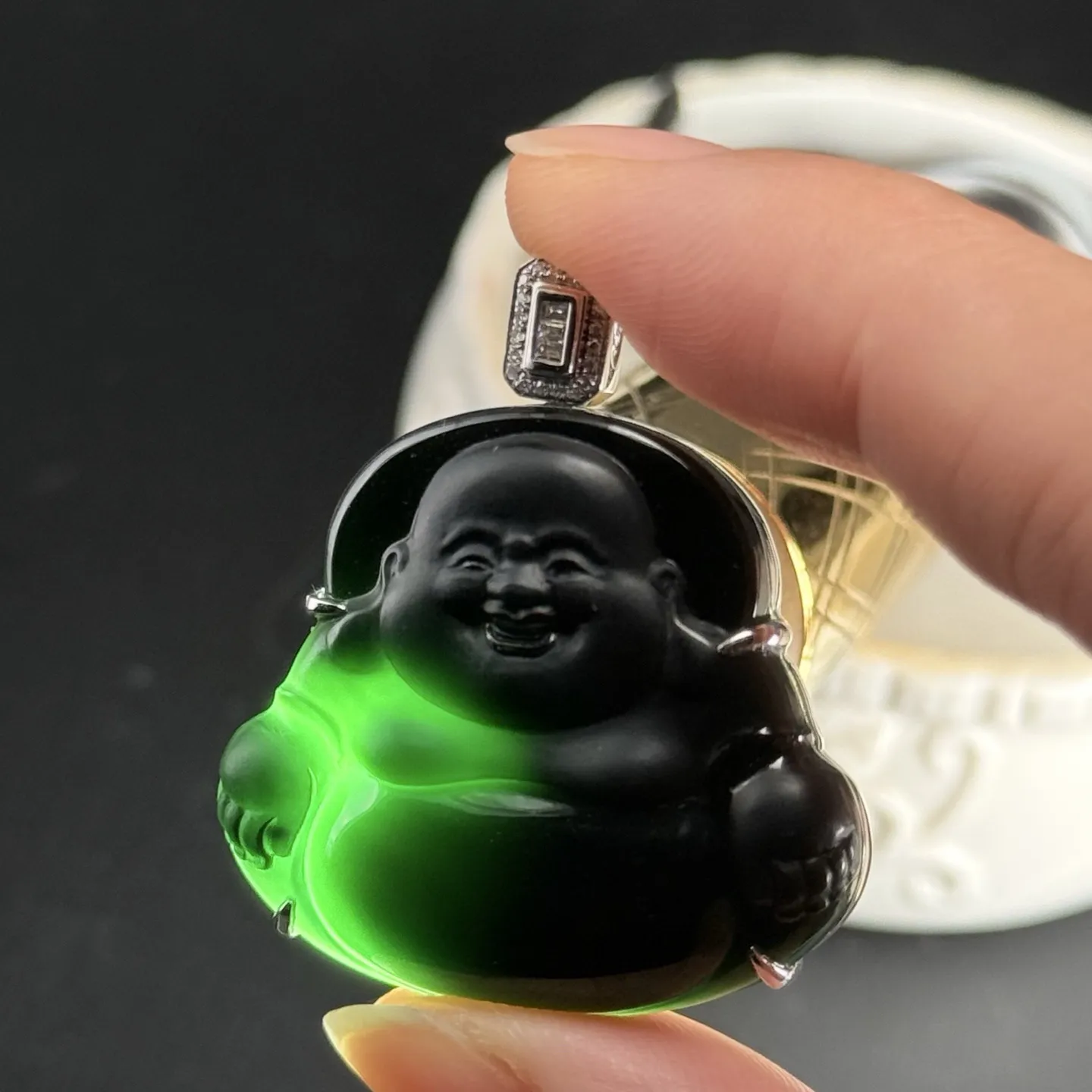 精品18k墨翠大肚佛 种好色正 黑度极好 打灯通透 油性十足