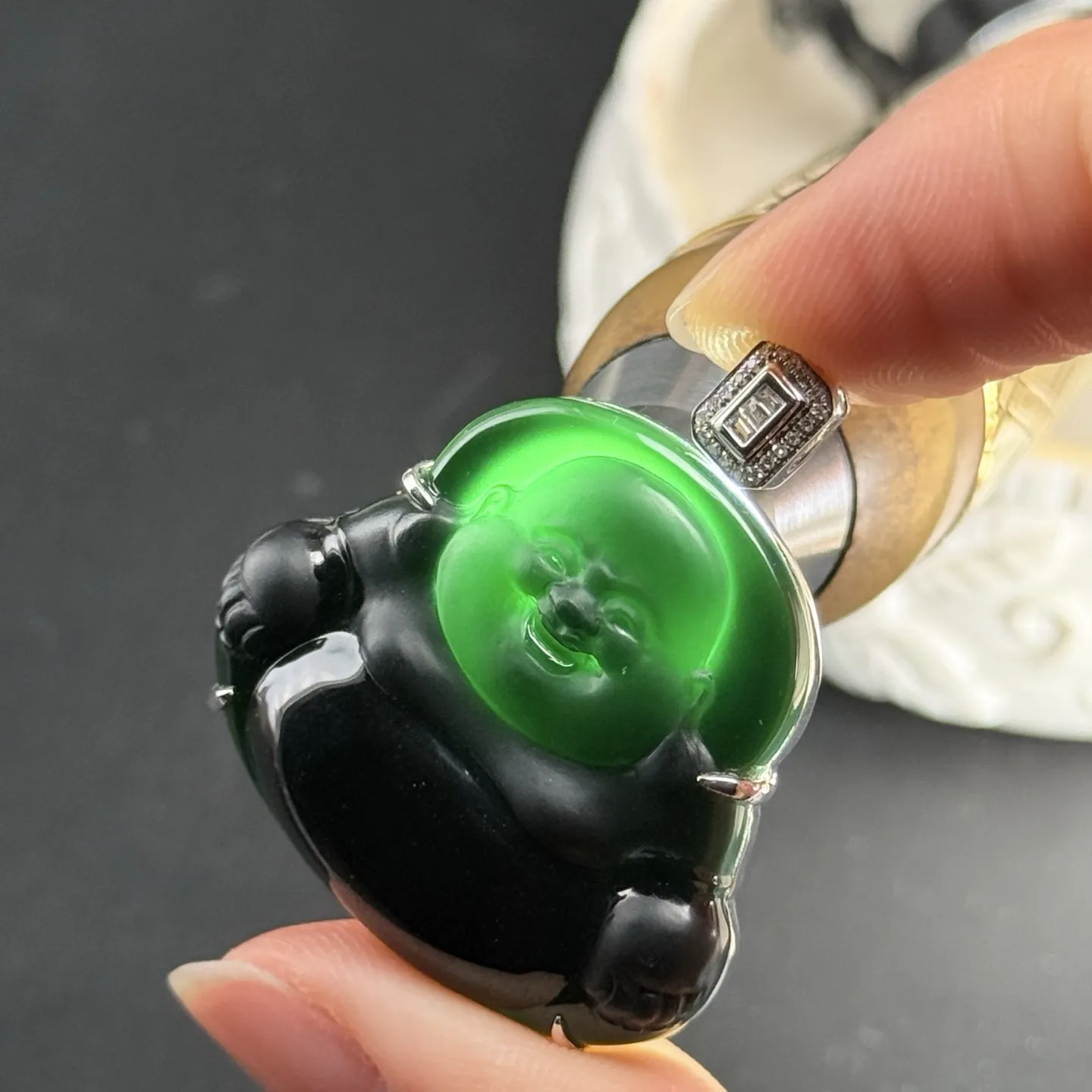 精品18k墨翠大肚佛 种好色正 黑度极好 打灯通透 油性十足