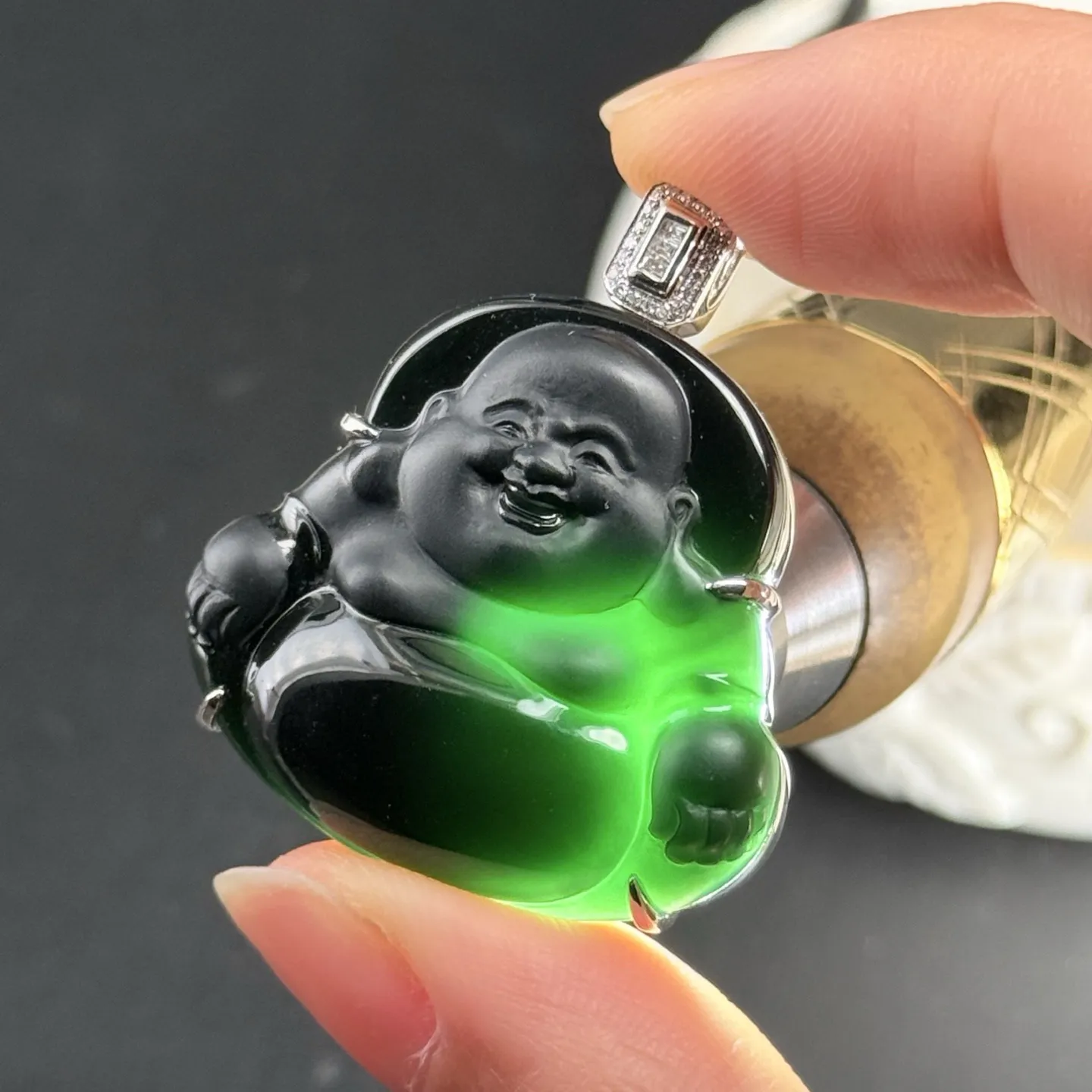 精品18k墨翠大肚佛 种好色正 黑度极好 打灯通透 油性十足