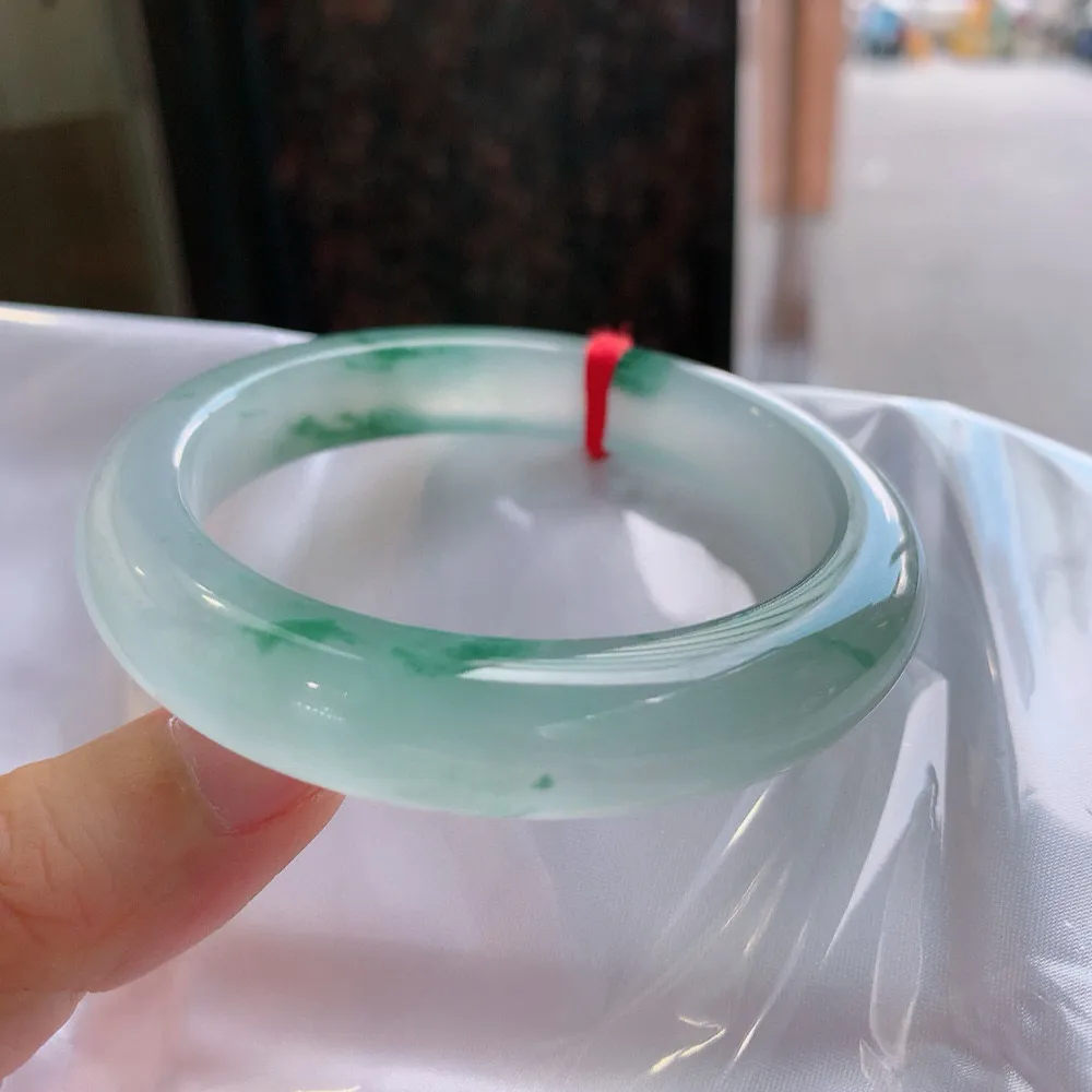 正圈冰玻飘花 无瑕 尺寸:59.3/12.2/9.6 花美 种水好🥰🥰