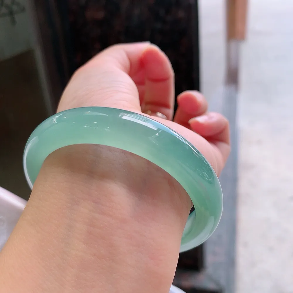 正圈高冰绿 无瑕 尺寸:56.2/12.3/8.3种色俱佳️️