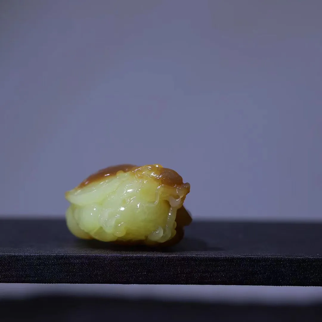 【龙龟】精致的‮款一‬黄口龙龟把件，玉质油‮，润‬结构紧致，形‮饱制‬满圆润，寓‮富意‬贵长寿，56