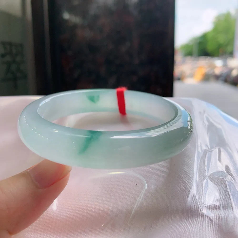 正圈冰玻飘花 无瑕 尺寸:57.2/12.8/8.7 花美 种水好🥰🥰