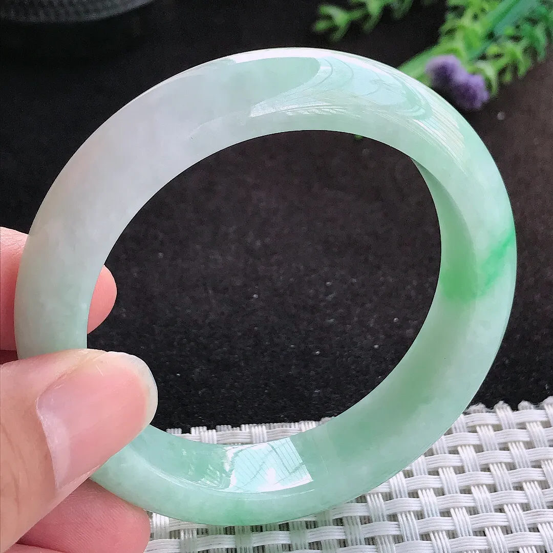自然光55/13.7/8.8老坑精美温润飘绿手镯缅甸翡翠宽边玉镯手环
