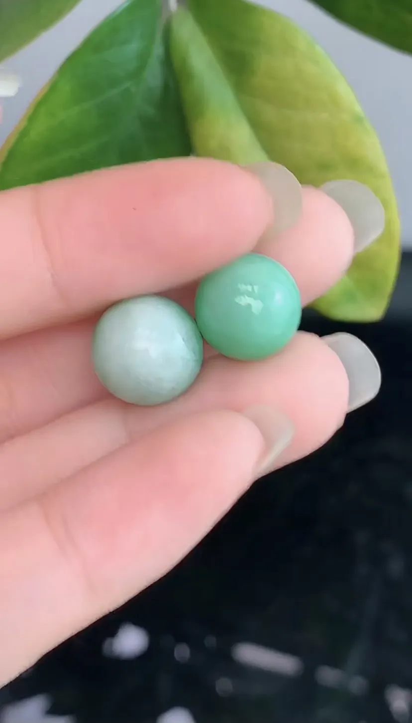 天然A货翡翠-冰糯种飘绿胶感圆珠玉坠一对0914-281，尺寸取一11，重量5.50g