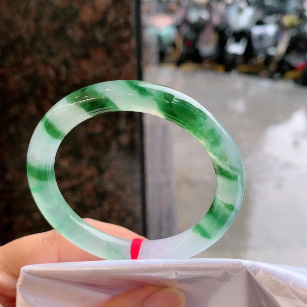 圆条高冰飘花 微纹 尺寸:51.1/8.3 花美 种水好🥰🥰