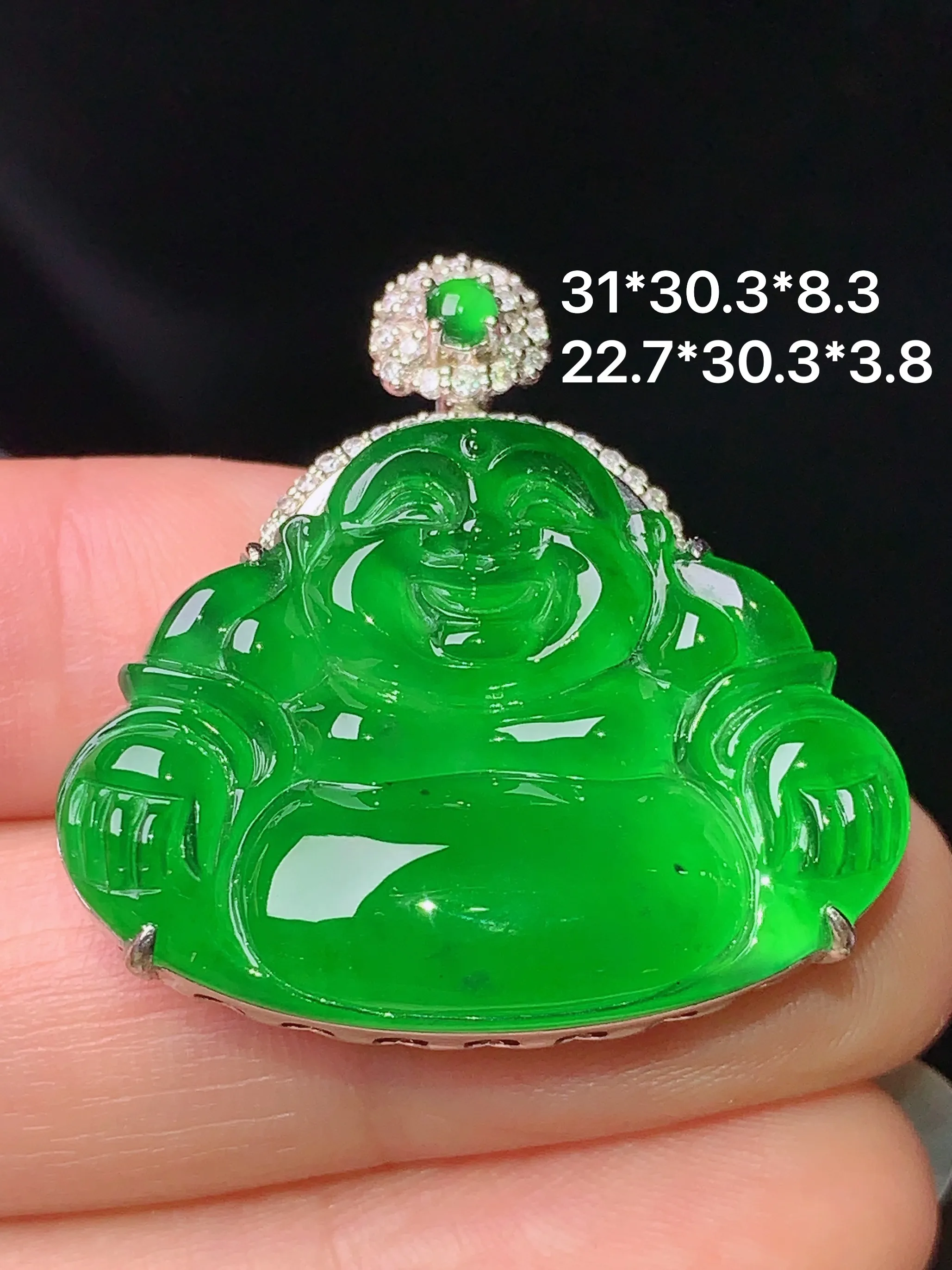 18k金钻镶嵌满绿佛公吊坠 玉质细腻 色泽艳丽  整体尺寸31*30.3*8.3
