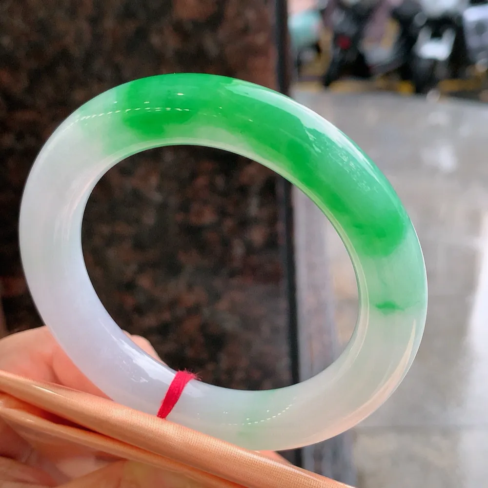圆条一大圈冰阳绿 无瑕 尺寸:57.1/12 色阳
