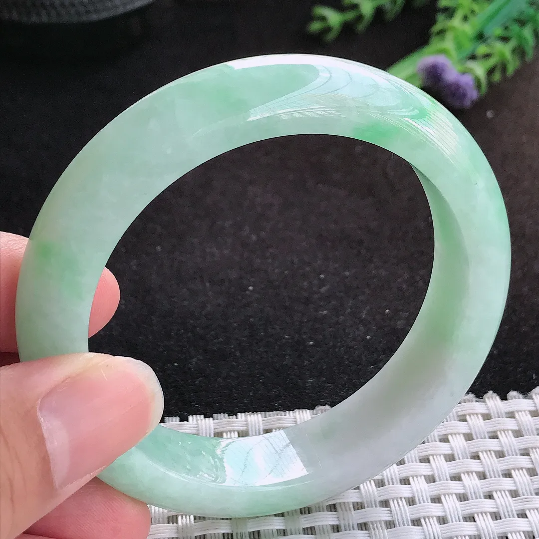 自然光55/13.7/8.8老坑精美温润飘绿手镯缅甸翡翠宽边玉镯手环