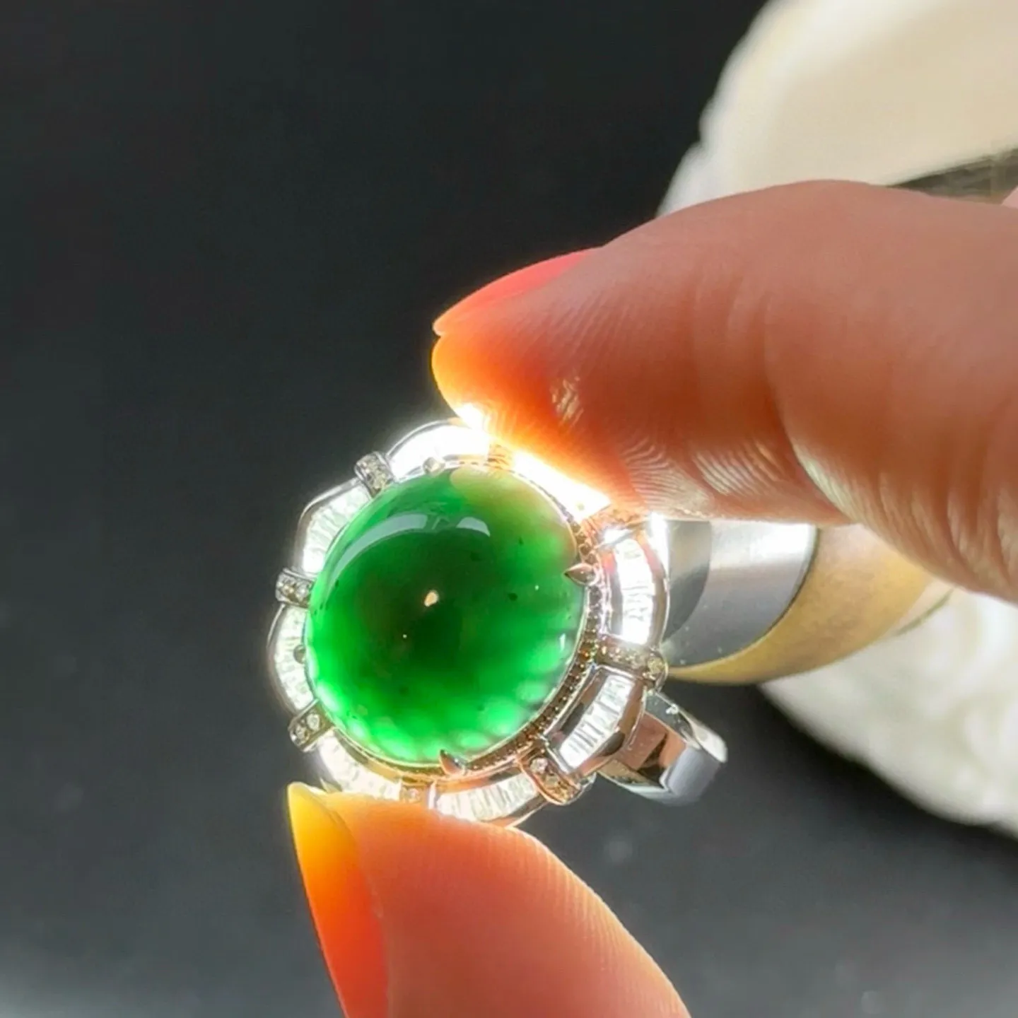 精品18k墨翠豪镶女戒 种好色正 黑度极好 打灯通透 油性十足 尺寸13.8