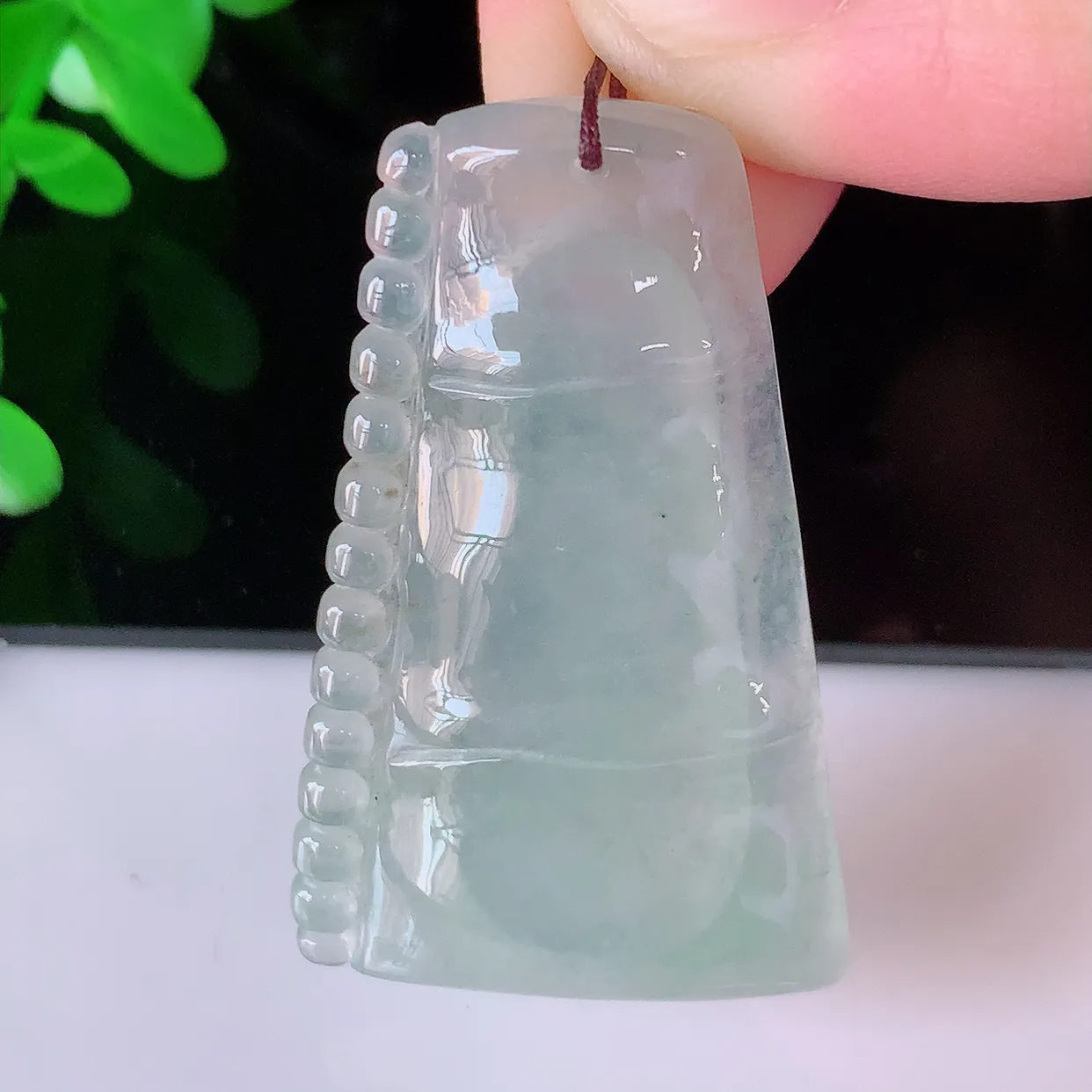 自然光实拍，冰种竹节翡翠吊坠。竹节寓意“节节高，官运亨通，前程似锦，水润莹泽，清秀高雅，佩戴精美！#41.13