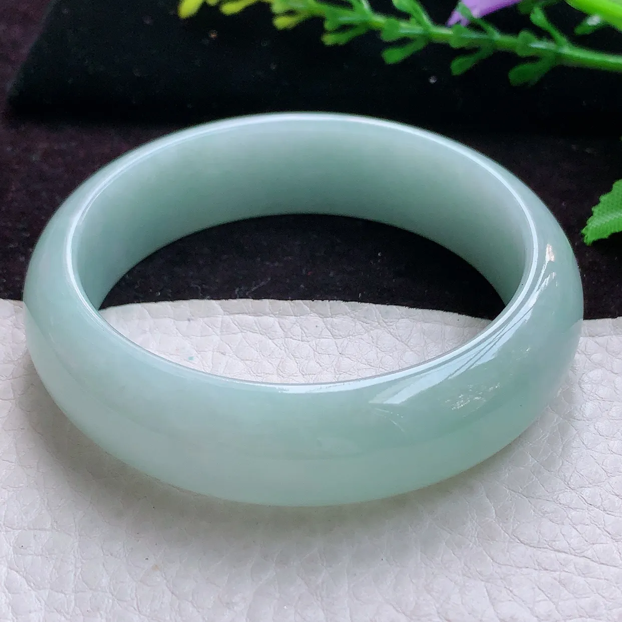 js实拍56*16.2*7.6轮胎镯 精美温浅绿宽边缅甸翡翠玉手镯 玉手环