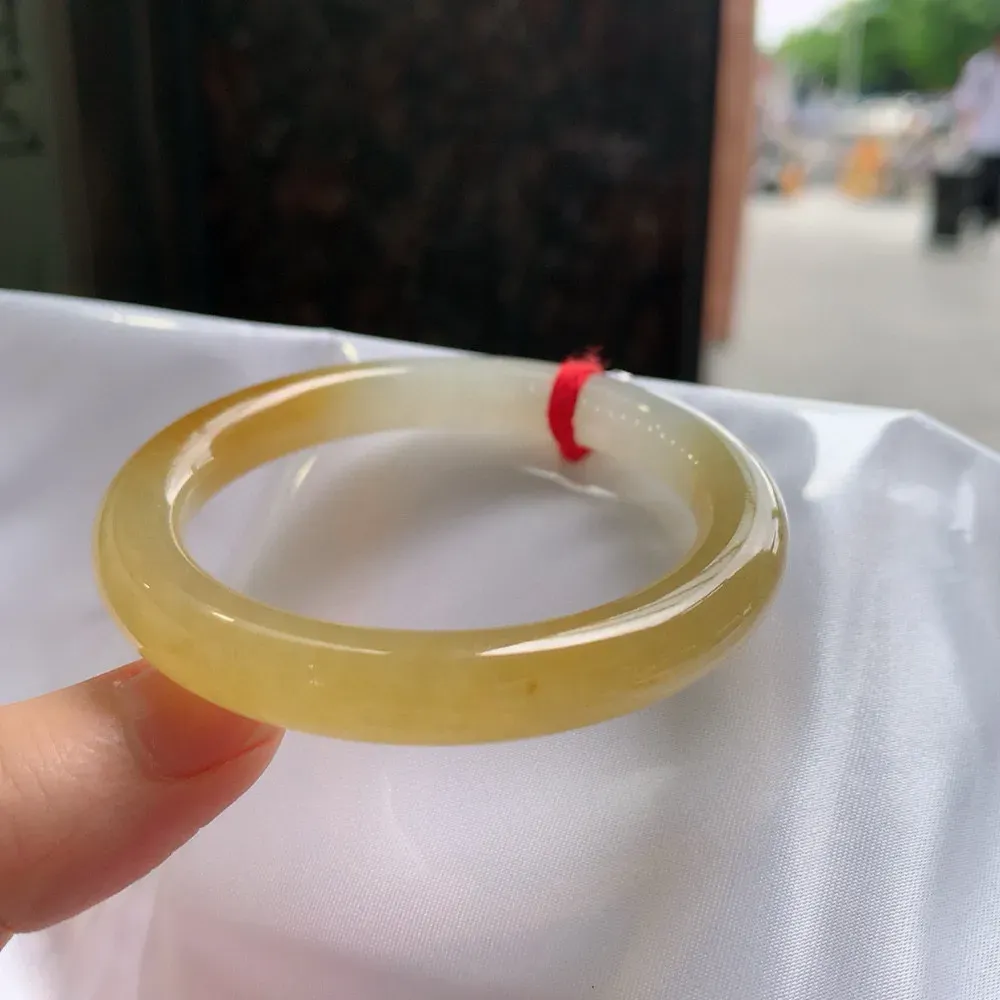 圆条高冰黄翡 无瑕 尺寸:50.4/8.7 种色俱佳