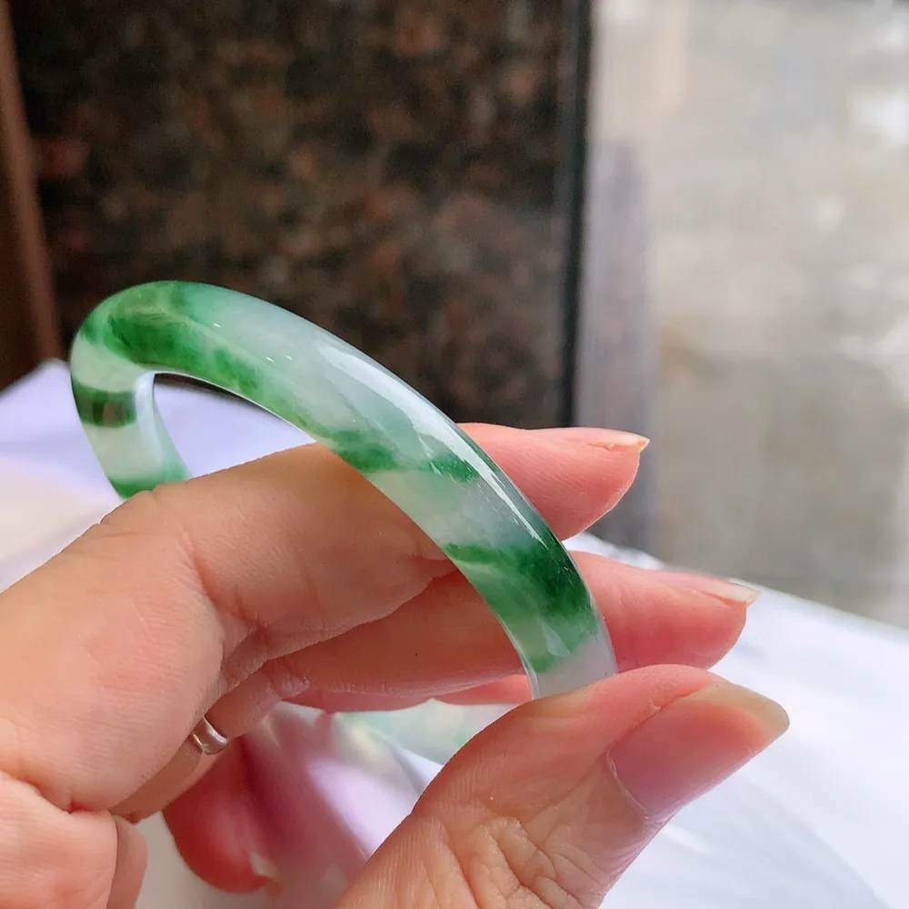 圆条高冰飘花 微纹 尺寸:51.1/8.3 花美 种水好🥰🥰