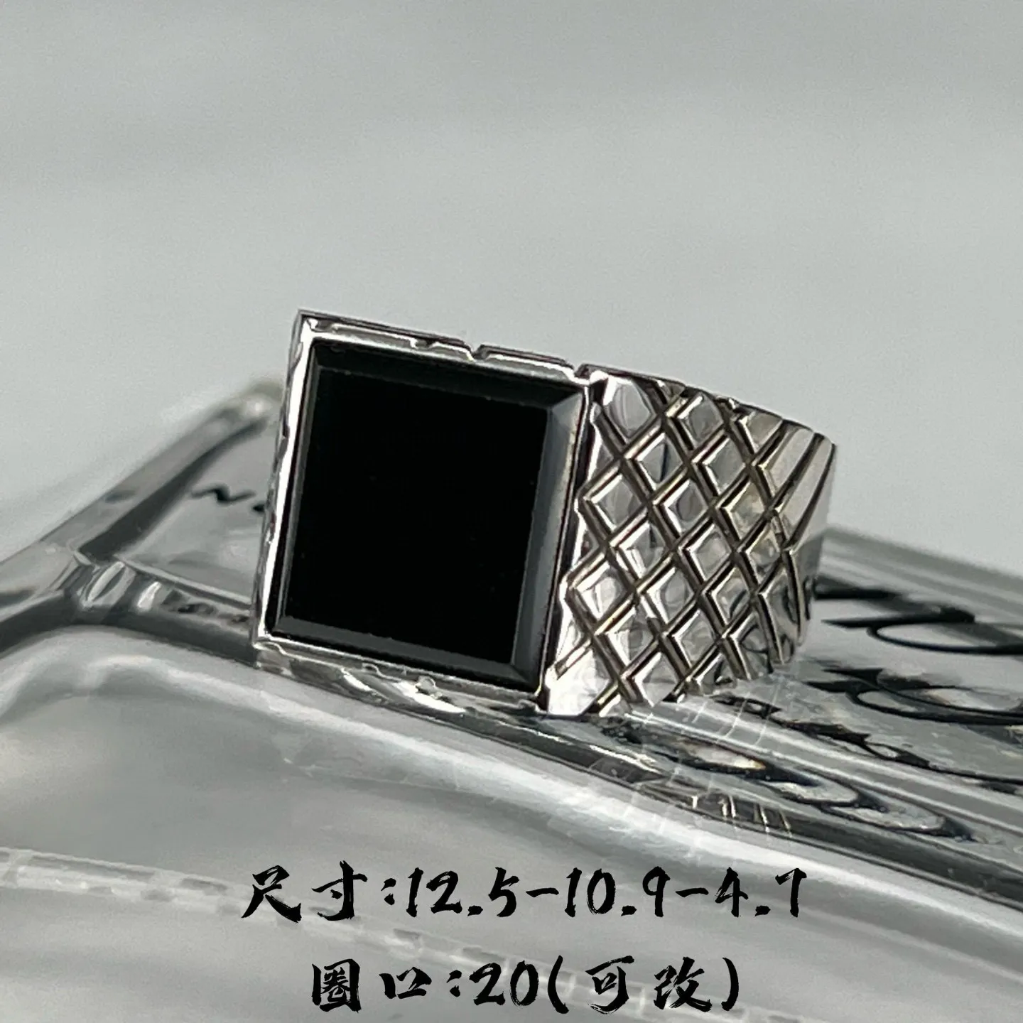 精品18k墨翠男戒 种好色正 黑度极好 打灯通透 油性十足 尺寸12.5