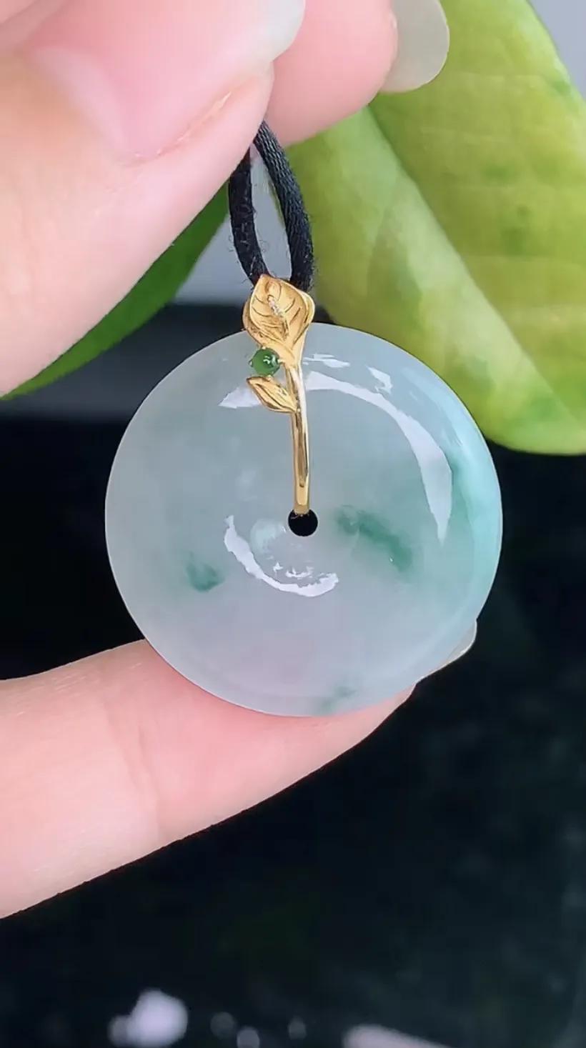 天然A货翡翠-18k金扣头冰糯种飘花胶感平安扣吊坠 裸石26-5.2，重量8.00g