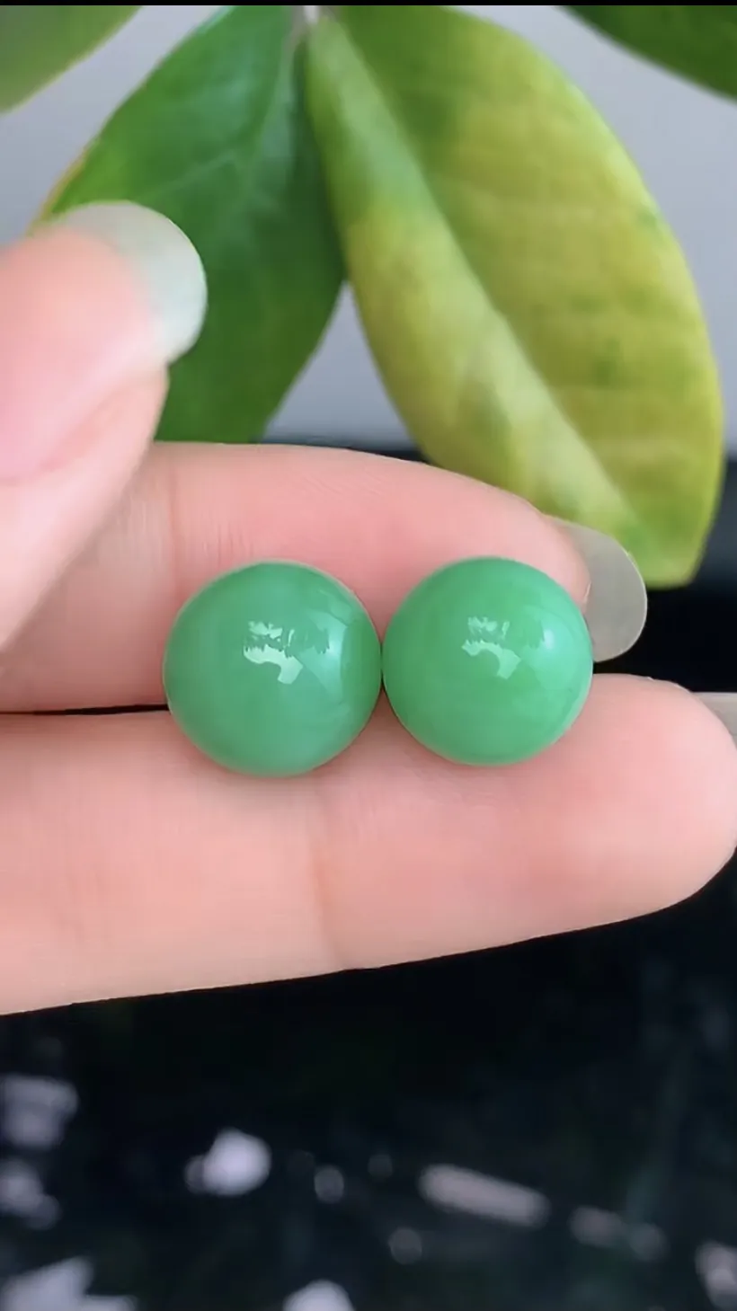 天然A货翡翠-冰糯种飘绿胶感圆珠玉坠一对0914-281，尺寸取一11，重量5.50g