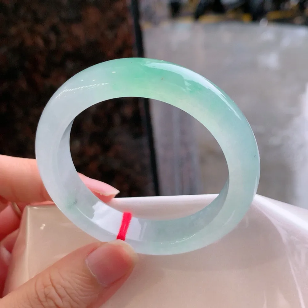 正圈冰玻阳绿 无瑕 尺寸:50.2/11.7/8.4 种色俱佳🥰🥰
