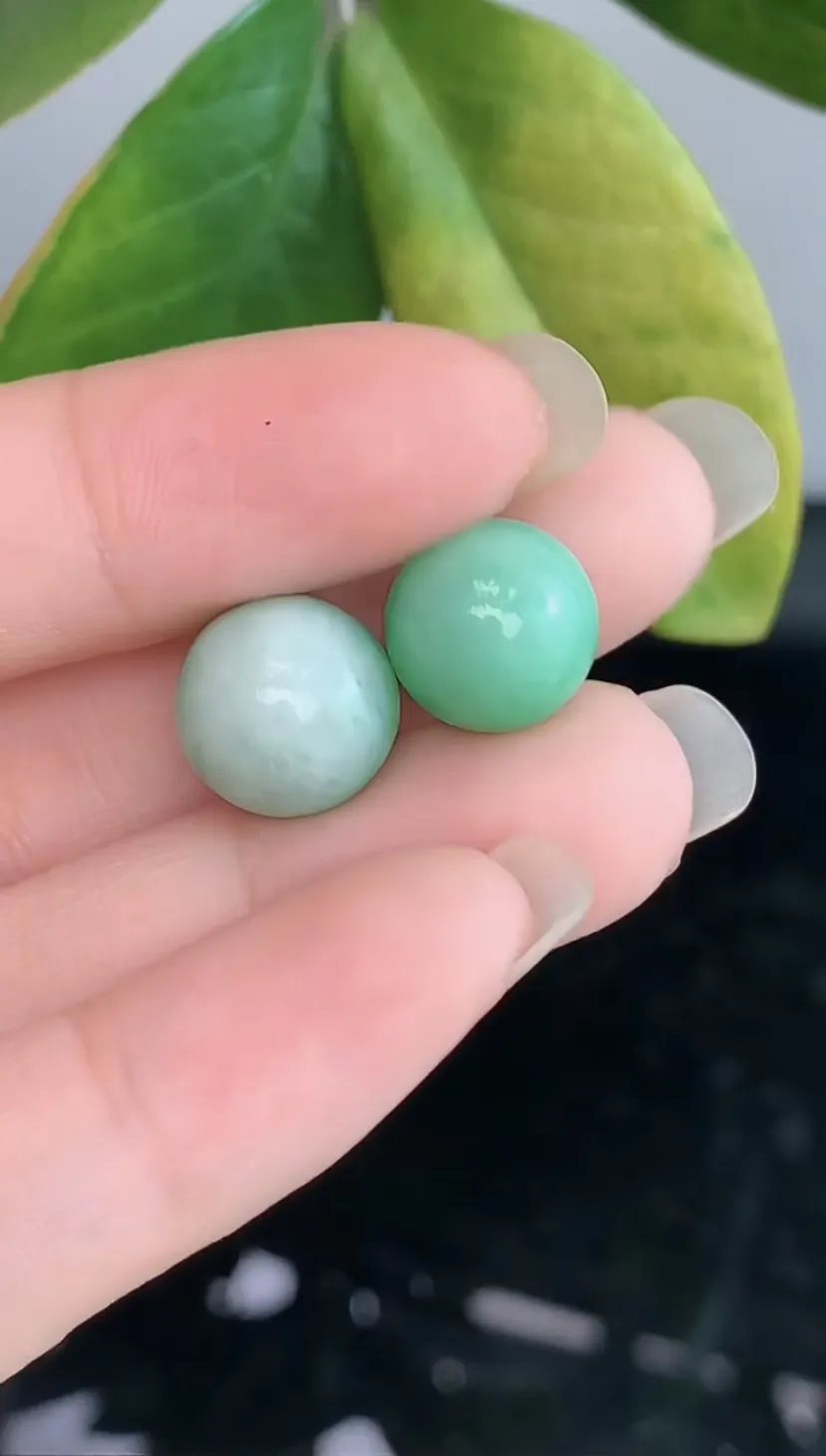 天然A货翡翠-冰糯种飘绿胶感圆珠玉坠一对0914-281，尺寸取一11，重量5.50g