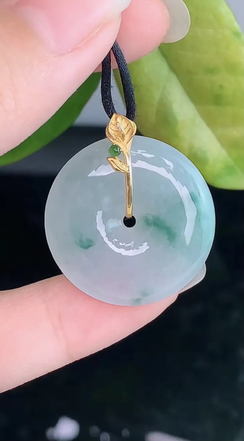 天然A货翡翠-18k金扣头冰糯种飘花胶感平安扣吊坠 裸石26-5.2，重量8.00g