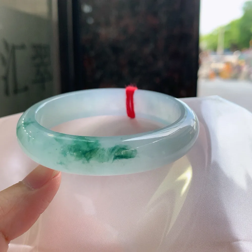 贵妃高冰飘花 无瑕 尺寸:56.1/48.2/13.2/8.2 花美 种水好