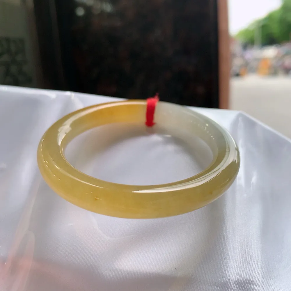 圆条高冰黄翡 无瑕 尺寸:50.4/8.7 种色俱佳