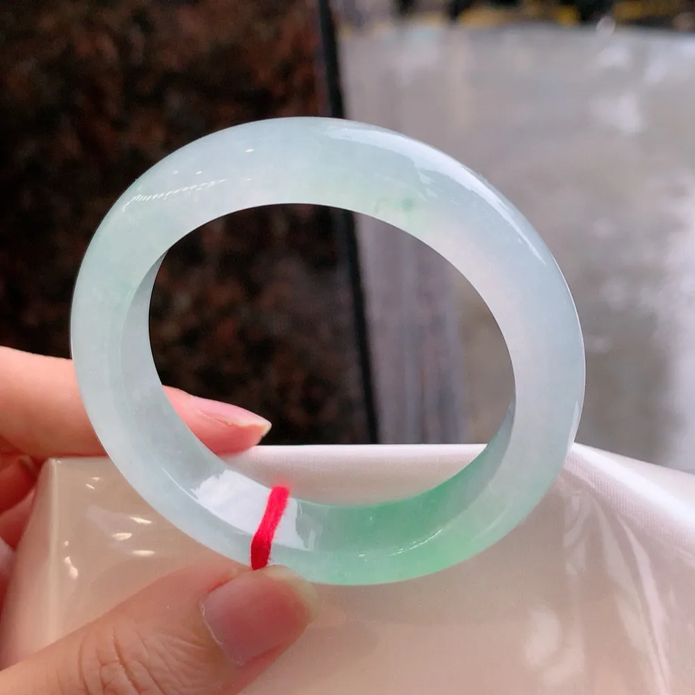 正圈冰玻阳绿 无瑕 尺寸:50.2/11.7/8.4 种色俱佳🥰🥰