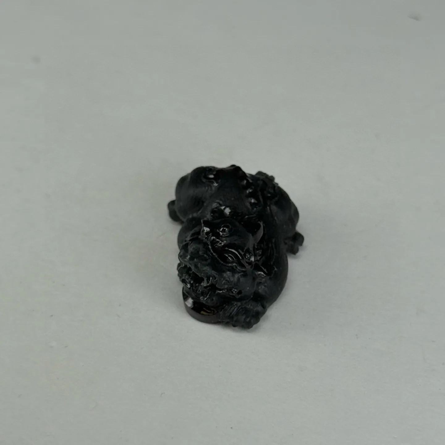 精品墨翠貔貅 种好色正 黑度极好 打灯通透 油性十足 尺寸28.5