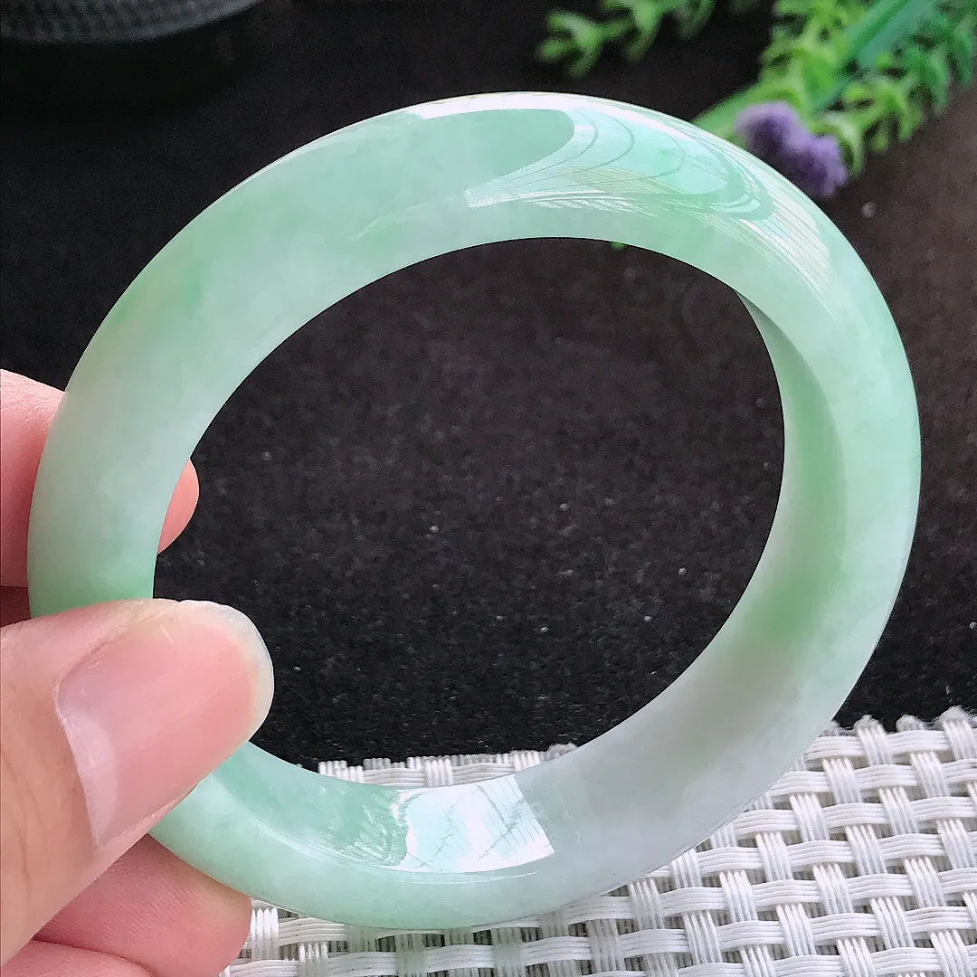 自然光55/13.7/8.8老坑精美温润飘绿手镯缅甸翡翠宽边玉镯手环