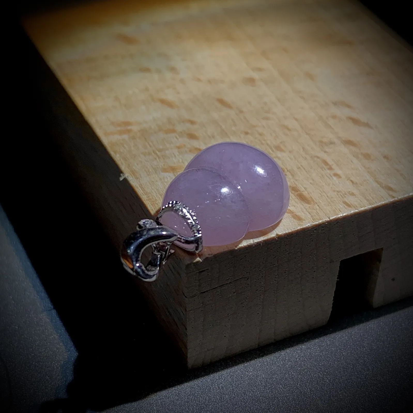 冰紫葫芦吊坠，裸石16-13.5-6.8mm，
18K金，南非钻，不配链子