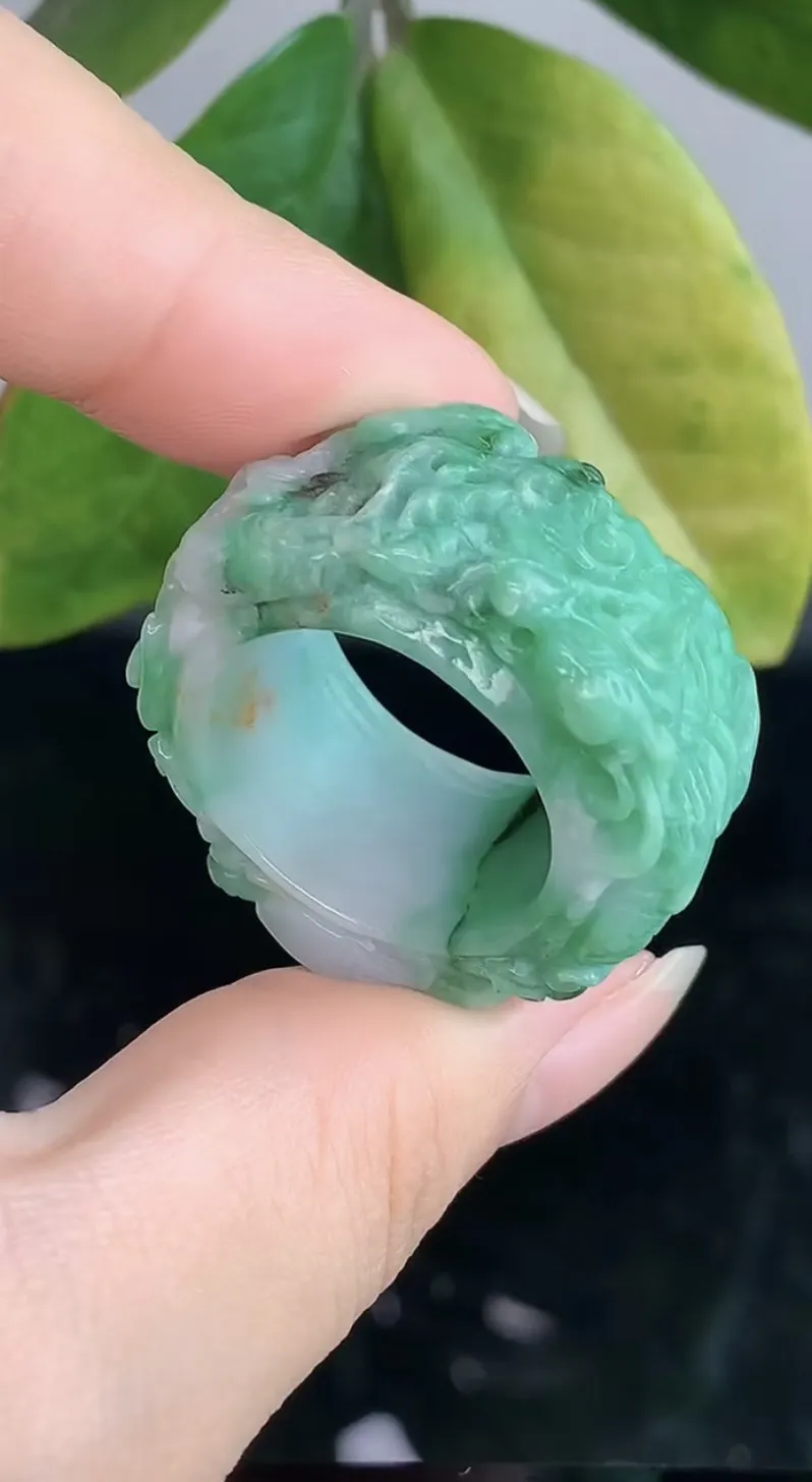 天然A货翡翠-冰糯种双彩胶感龙行天下玉板指0914-281，尺寸21-15-7.2，重量20.60g