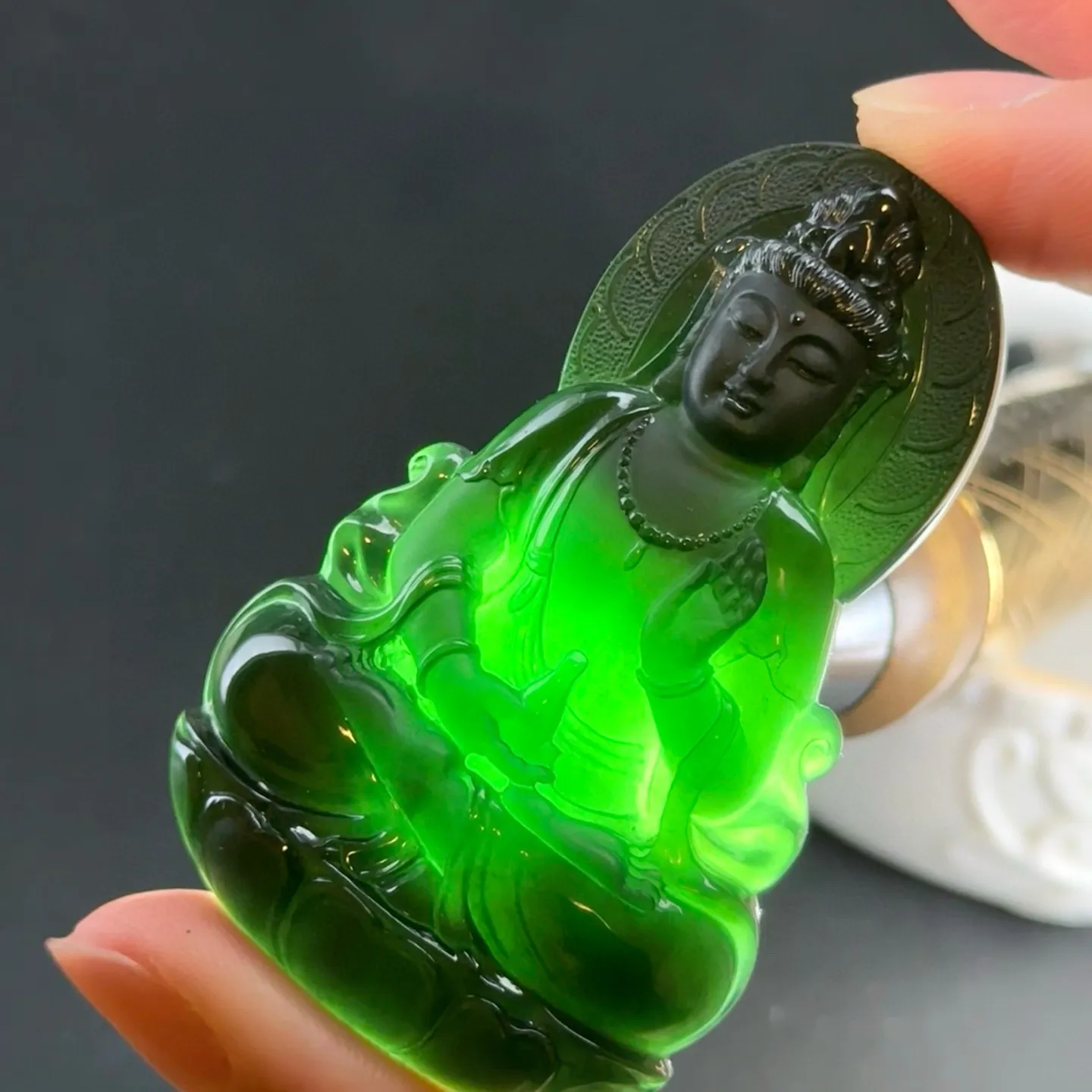 精品墨翠观音 种好色正 黑度极好 打灯通透 油性十足 尺寸62.6