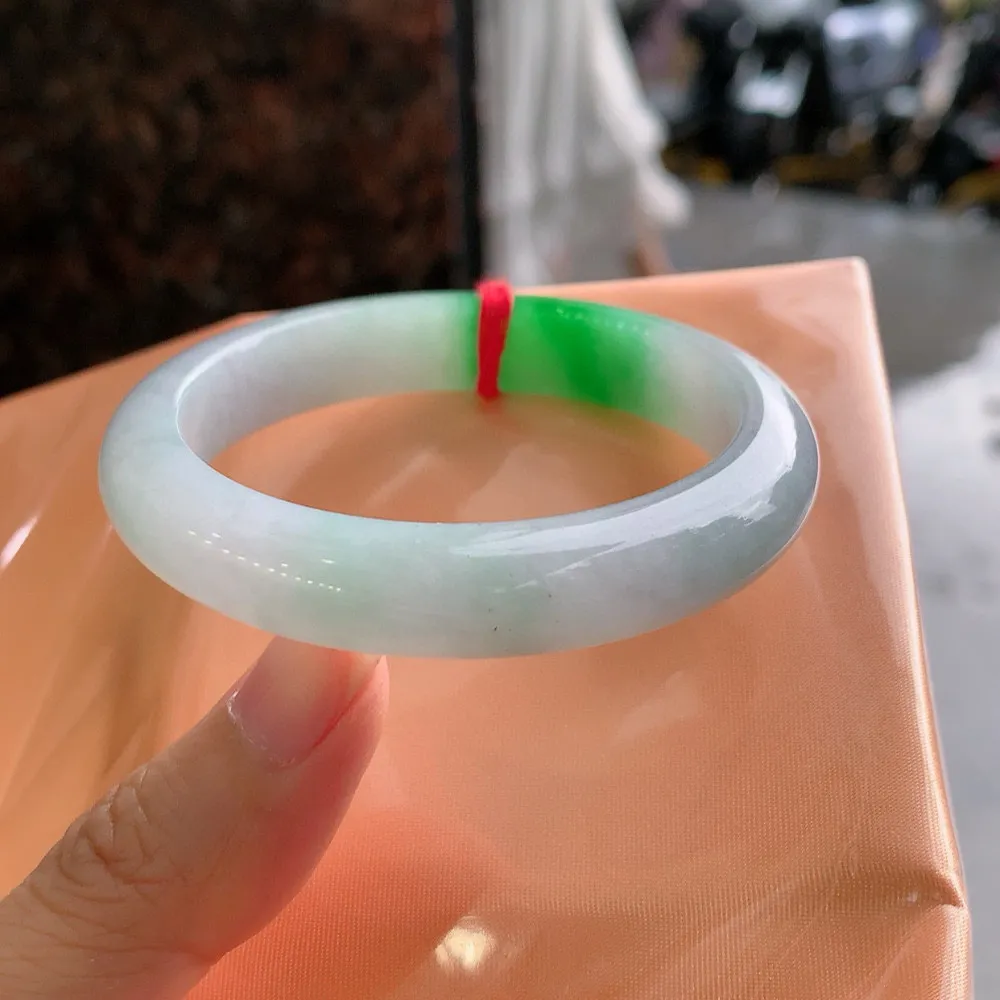 正圈白底青阳绿 无瑕 尺寸:51.9/10.8/8.1 色好🥰🥰