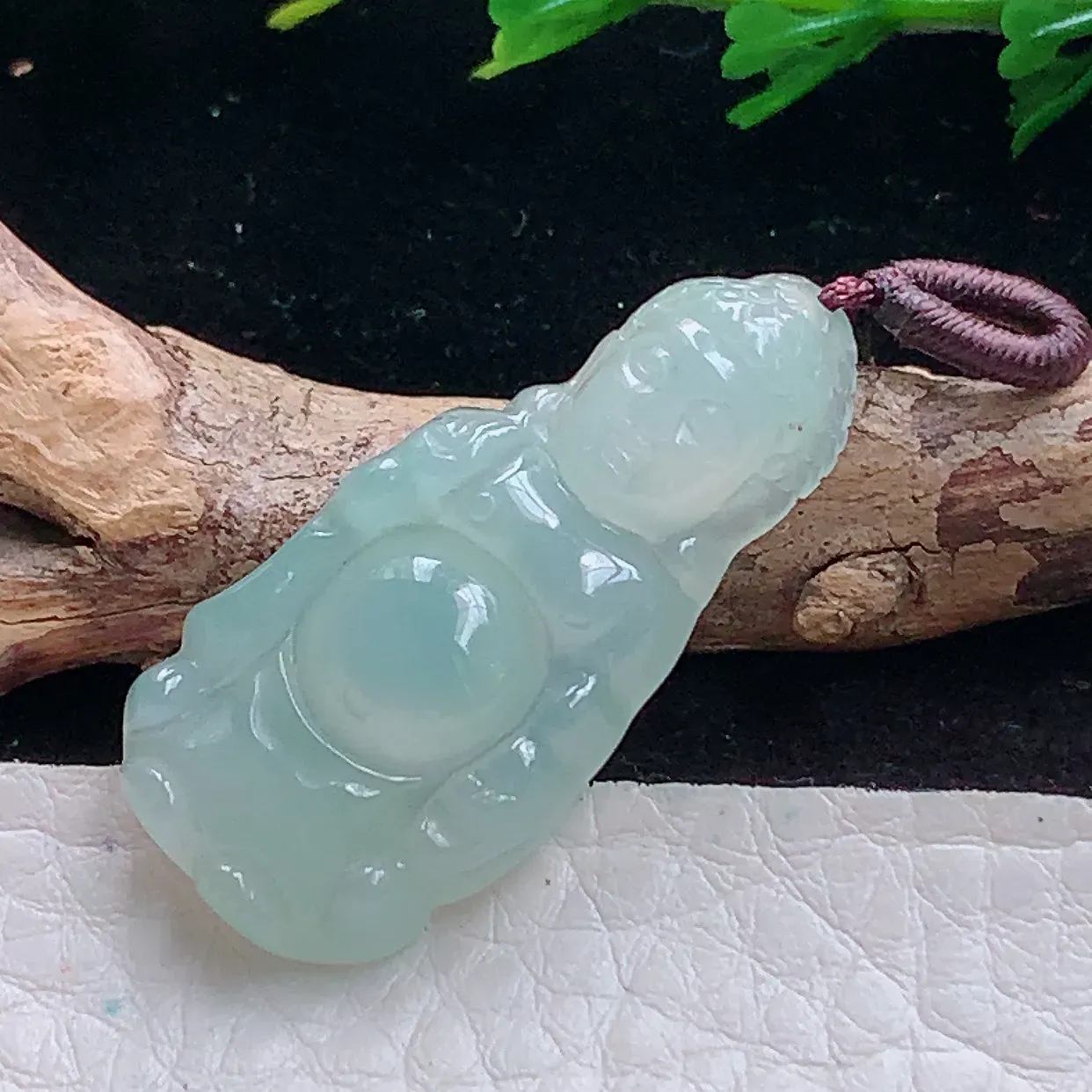 axm实拍34*15.5*5.7缅甸翡翠A货精雕冰晴宝宝佛玉吊坠 玉挂件