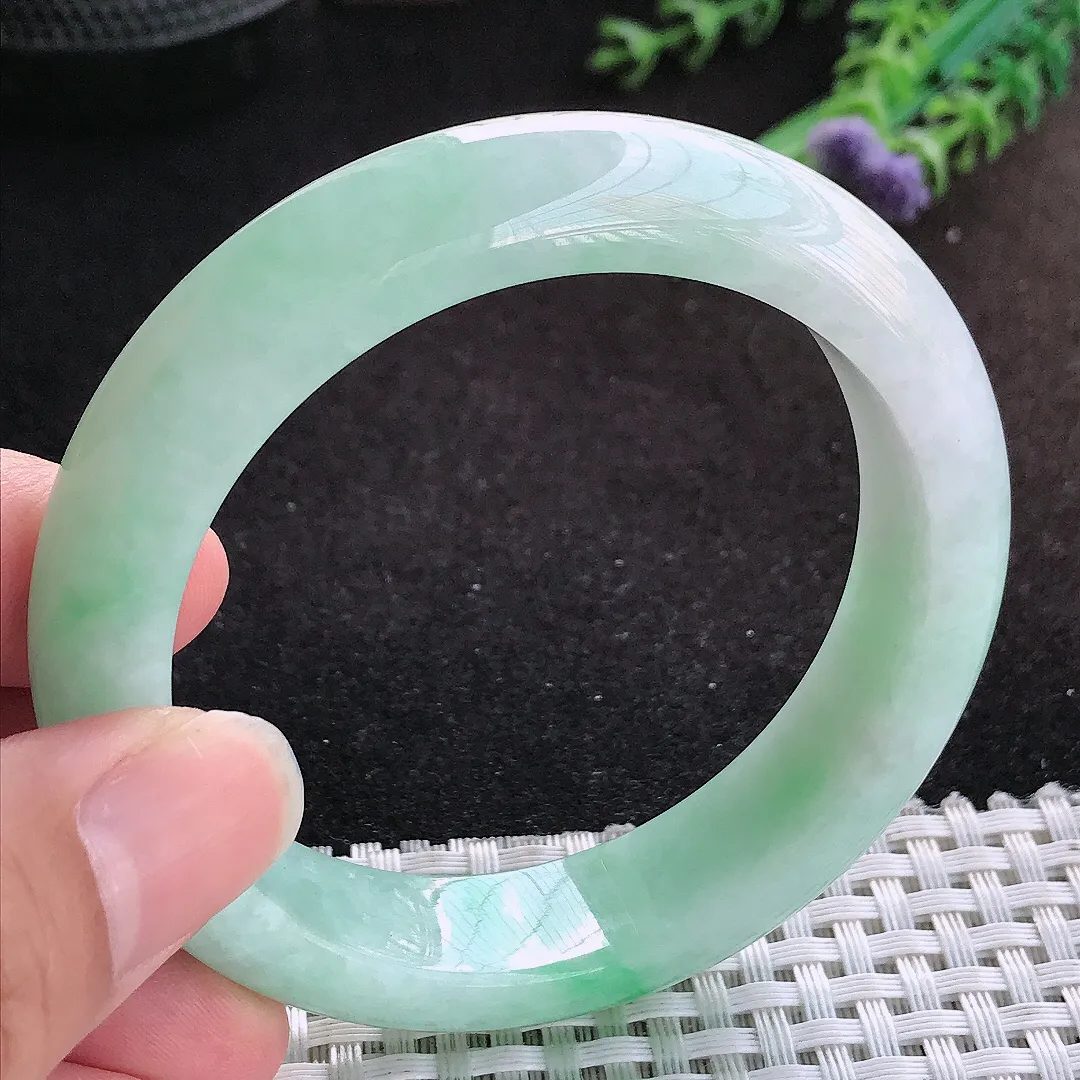 自然光55/13.7/8.8老坑精美温润飘绿手镯缅甸翡翠宽边玉镯手环