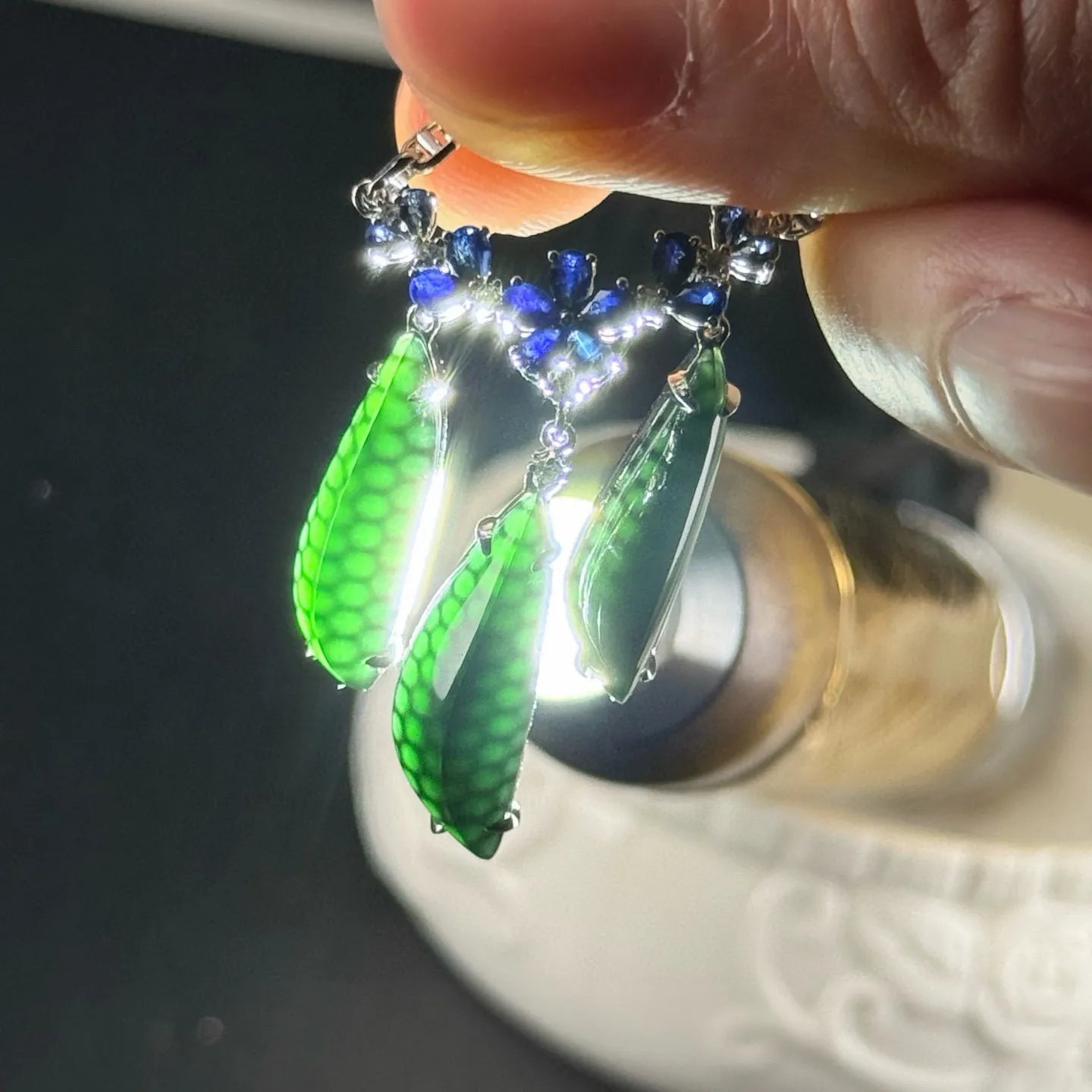 精品18k墨翠项链 种好色正 黑度极好 打灯通透 油性十足