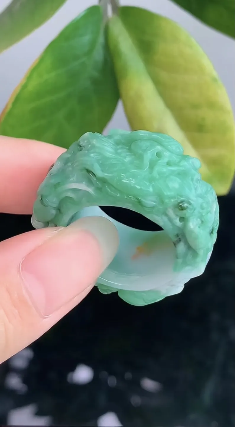 天然A货翡翠-冰糯种双彩胶感龙行天下玉板指0914-281，尺寸21-15-7.2，重量20.60g