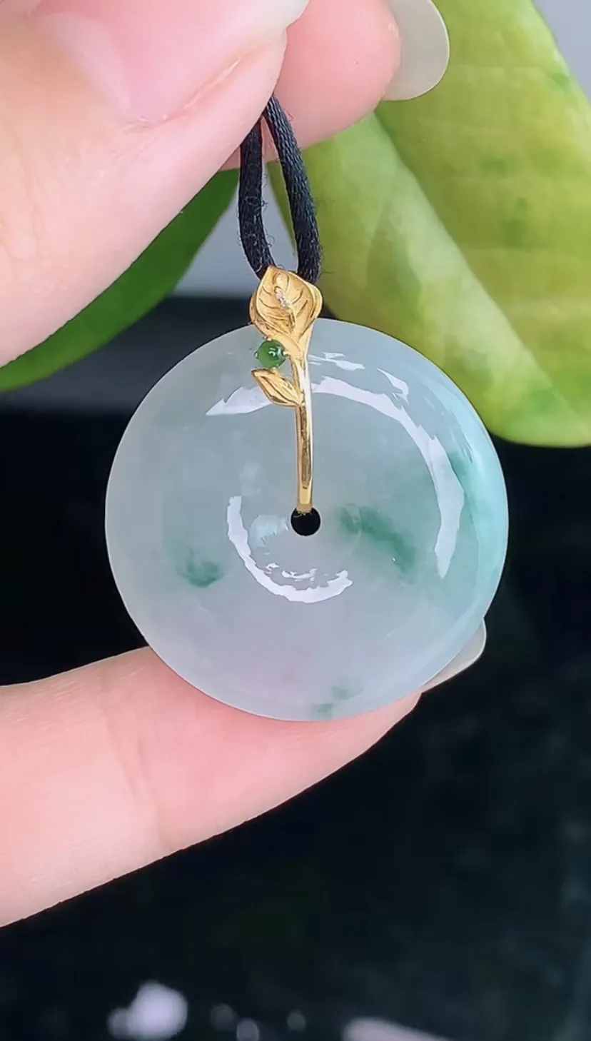 天然A货翡翠-18k金扣头冰糯种飘花胶感平安扣吊坠 裸石26-5.2，重量8.00g