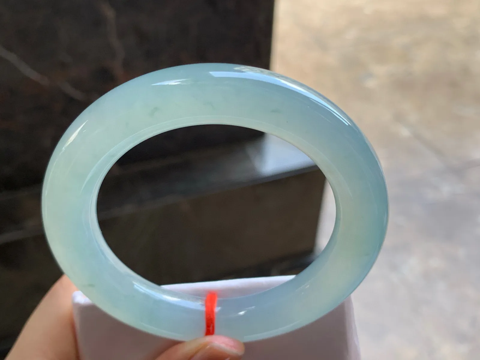 55.5-12

蓝水圆条手镯^_^水润冰透