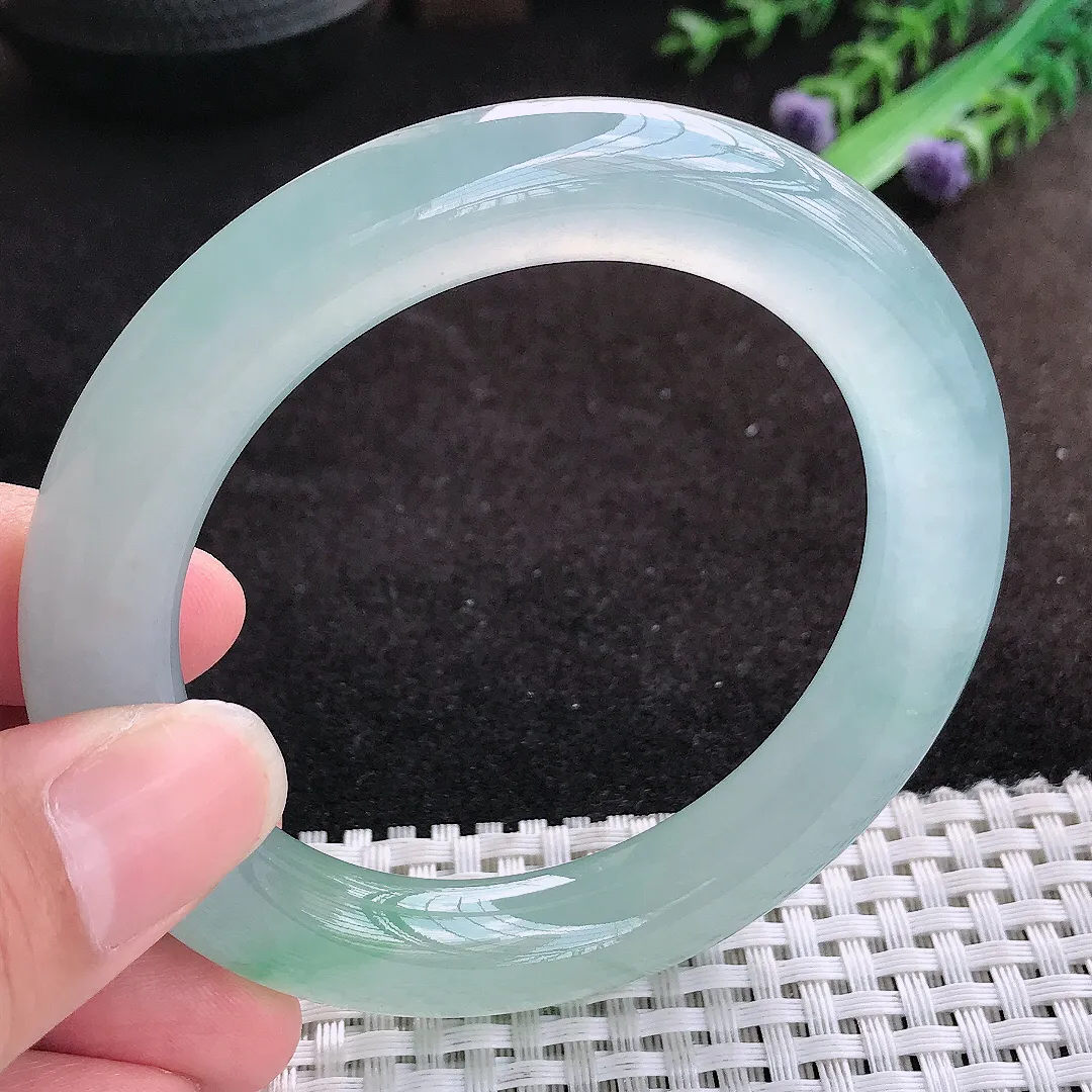 自然光56/10.6/11.3老坑冰种果冻胶飘绿圆条手镯缅甸翡翠宽边玉镯手环