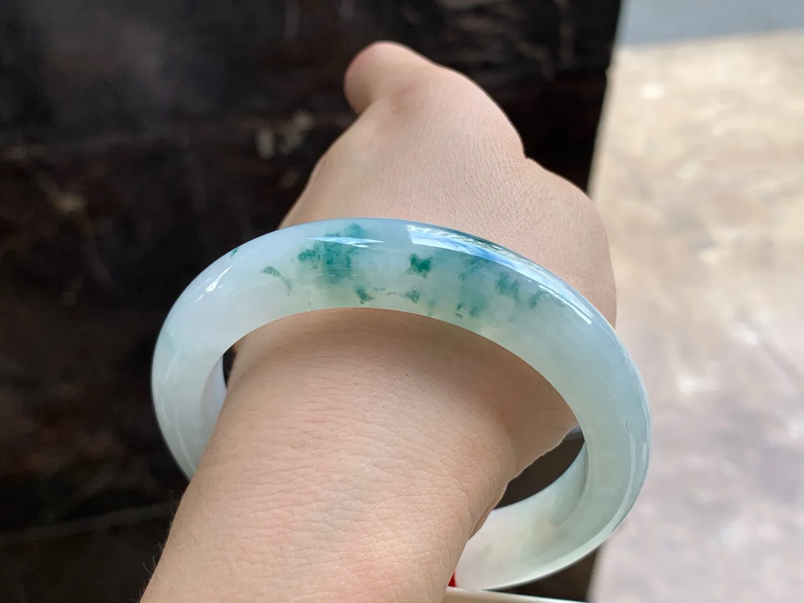 59-12.6-9.1

蓝花手镯^_^肉质细腻 清新