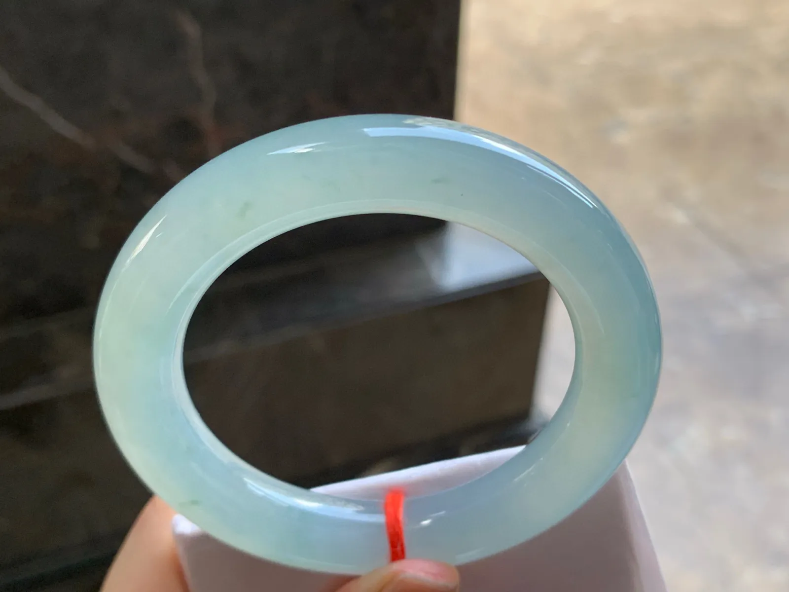 55.5-12

蓝水圆条手镯^_^水润冰透