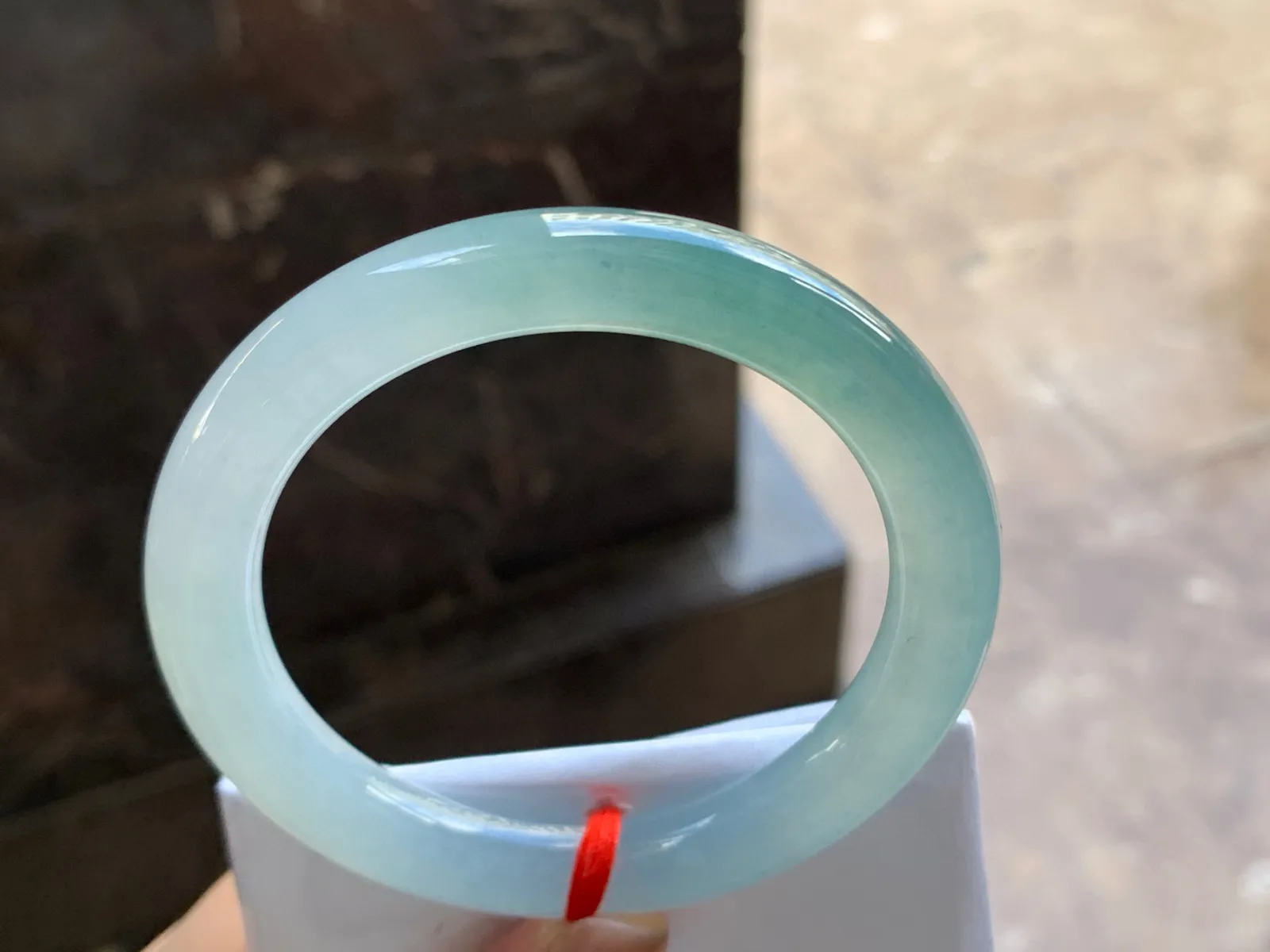 57-10

冰蓝圆条手镯^_^水润冰透 清新